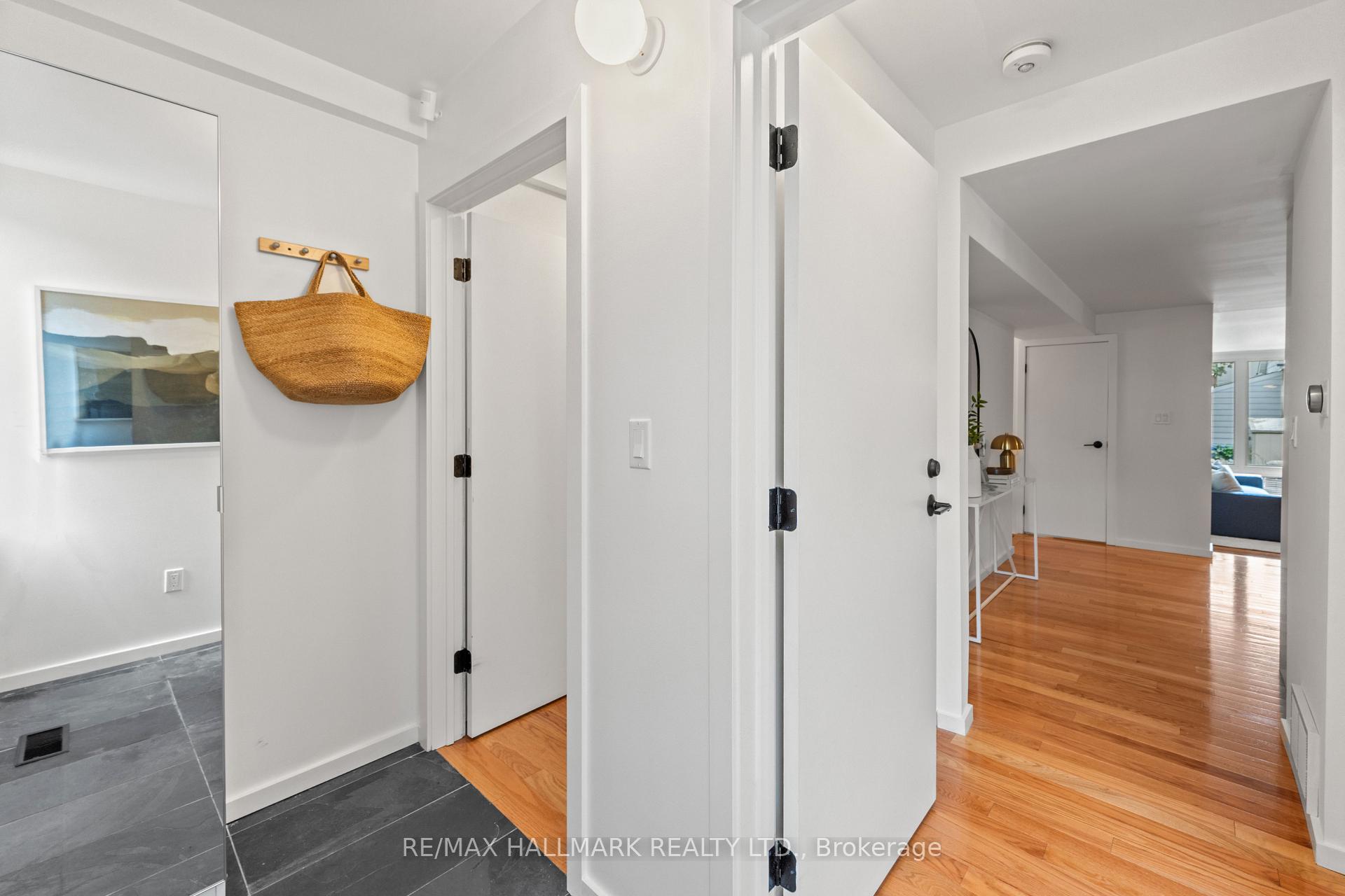 Photo 4 of 92 Chisholm Avenue, Toronto, Woodbine-Lumsden — HOMEH