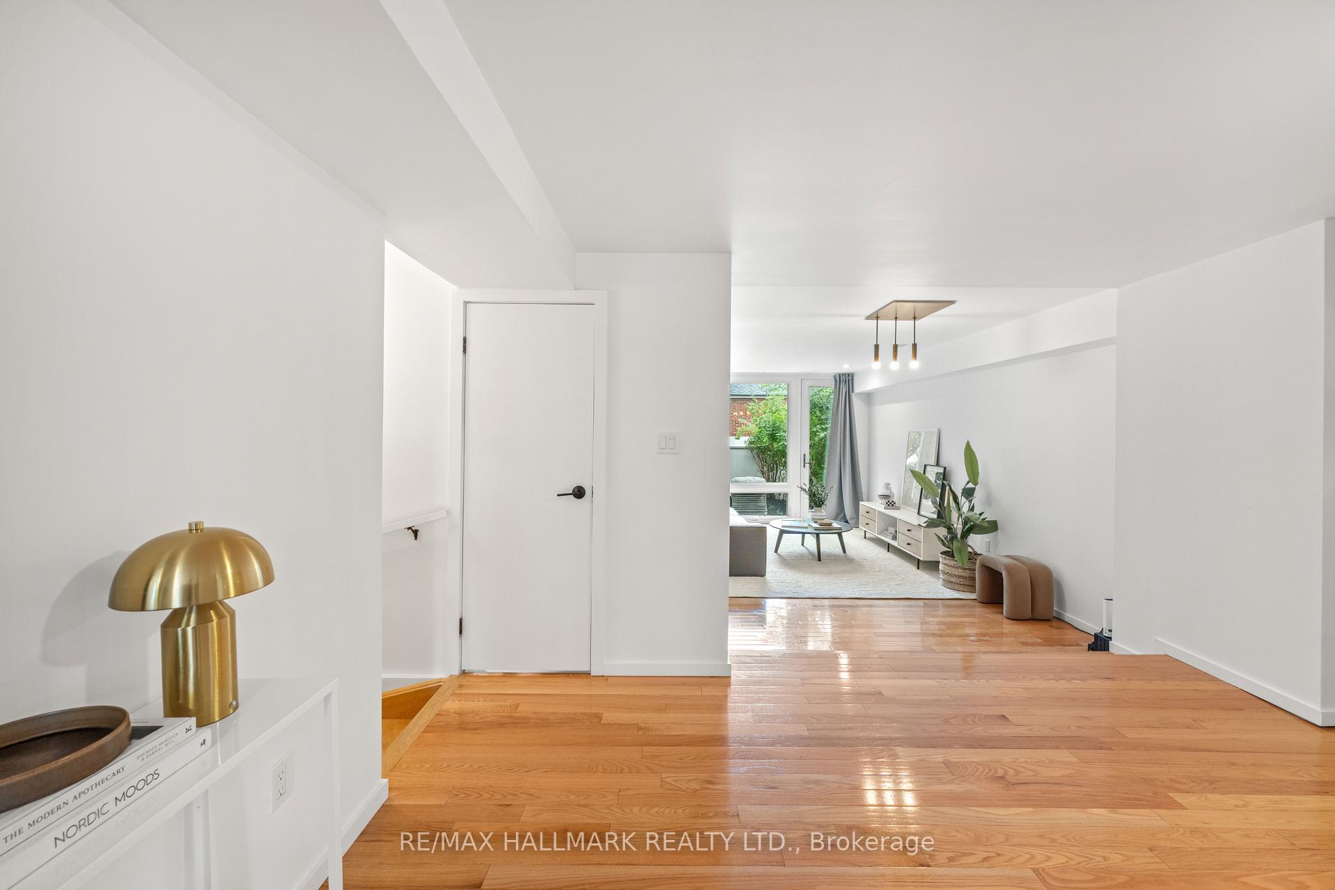 Photo 9 of 92 Chisholm Avenue, Toronto, Woodbine-Lumsden — HOMEH