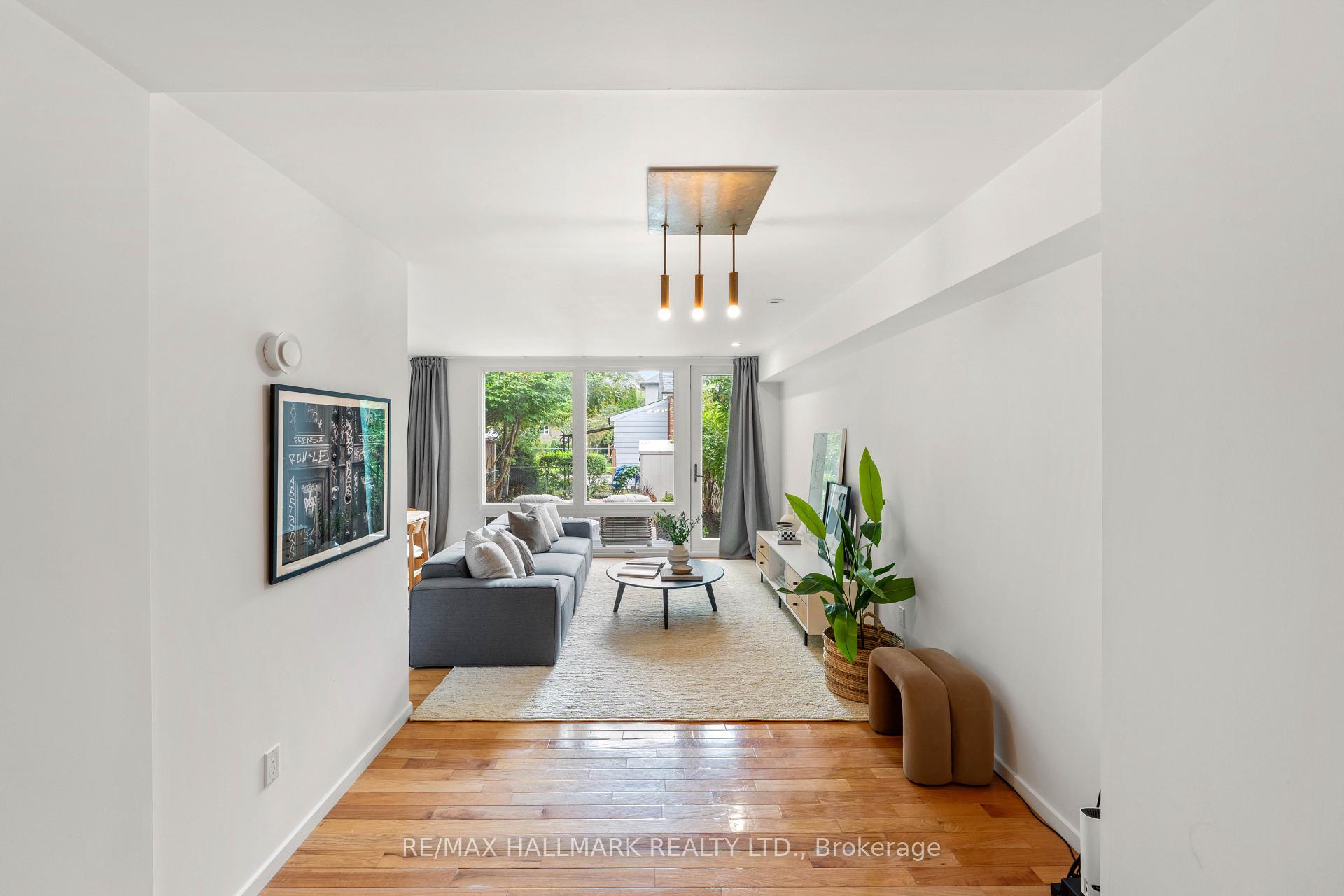 Photo 16 of 92 Chisholm Avenue, Toronto, Woodbine-Lumsden — HOMEH