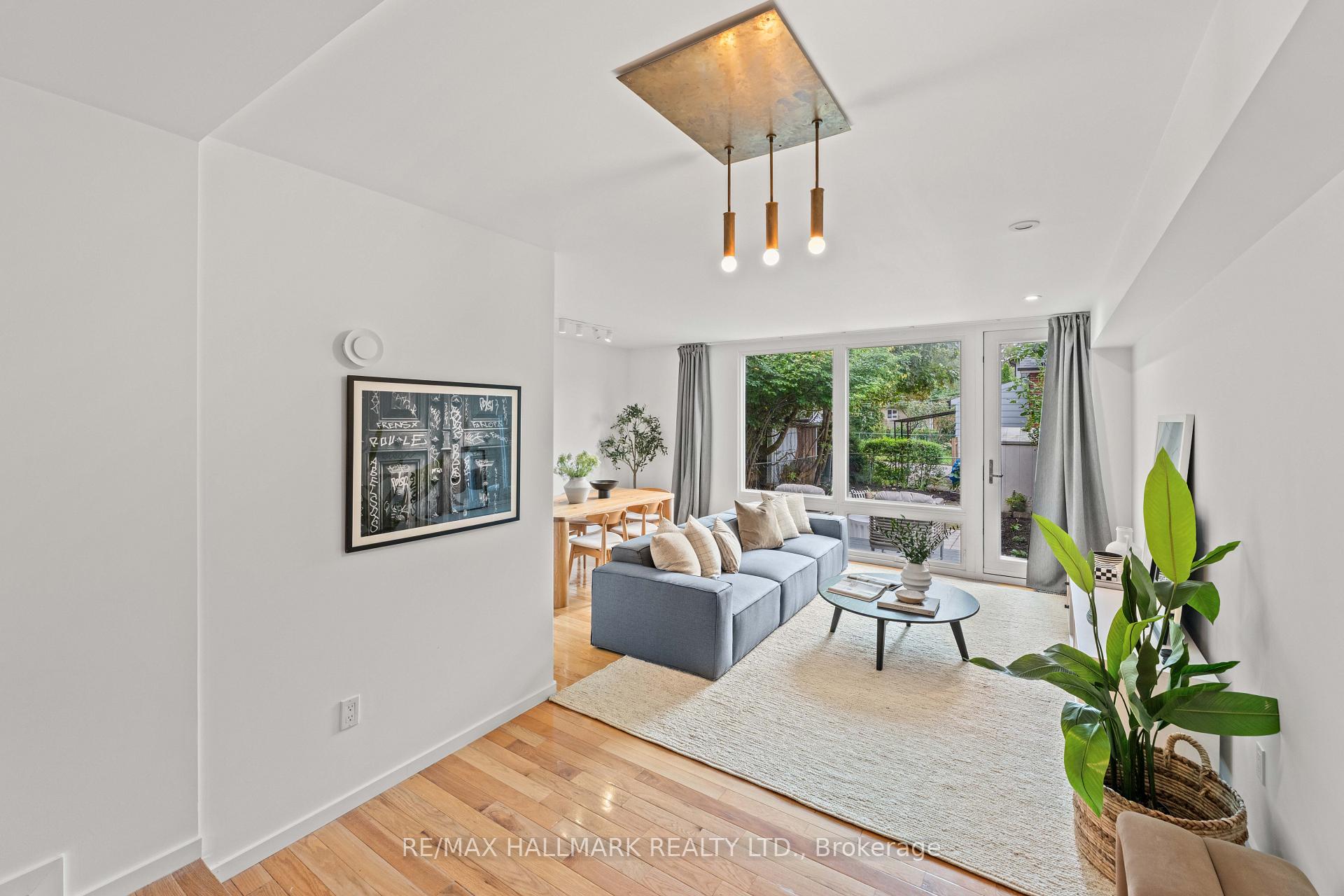Photo 17 of 92 Chisholm Avenue, Toronto, Woodbine-Lumsden — HOMEH