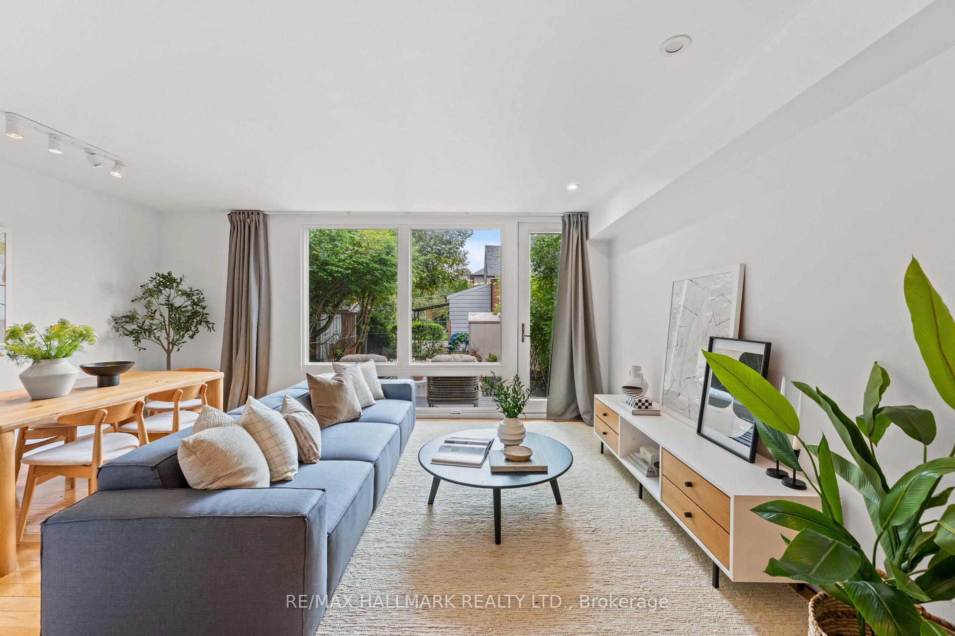 Photo 18 of 92 Chisholm Avenue, Toronto, Woodbine-Lumsden — HOMEH