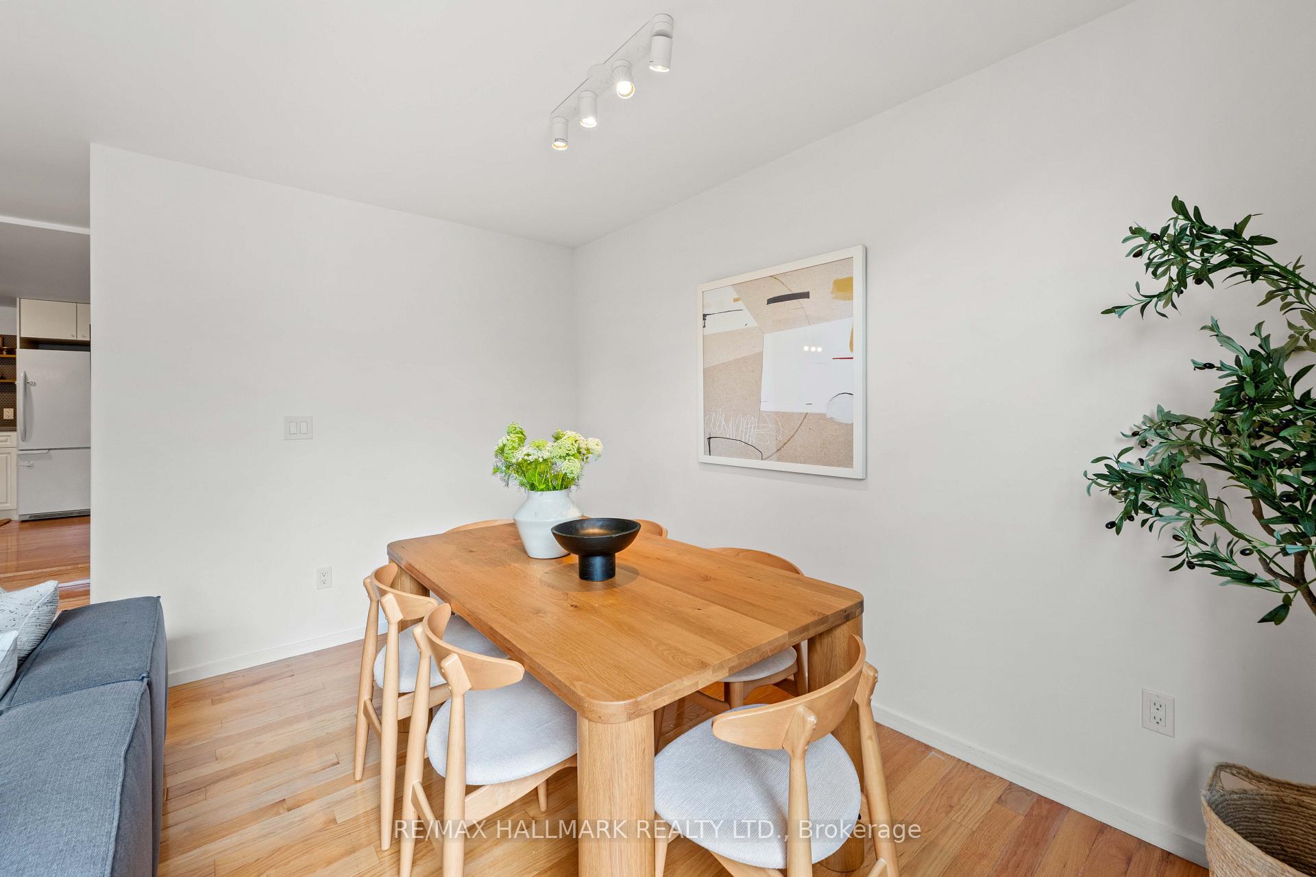 Photo 21 of 92 Chisholm Avenue, Toronto, Woodbine-Lumsden — HOMEH