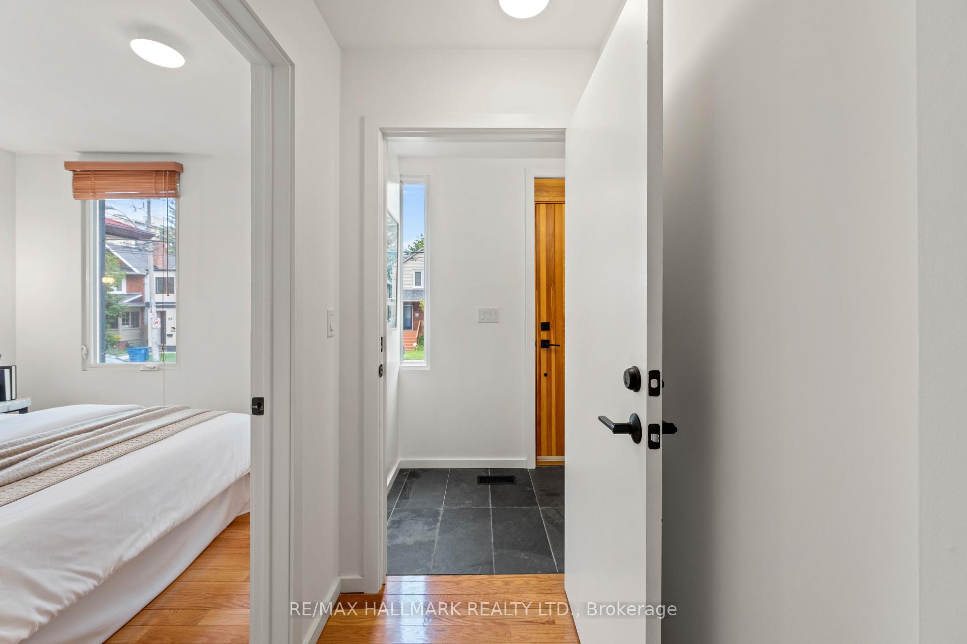 Photo 26 of 92 Chisholm Avenue, Toronto, Woodbine-Lumsden — HOMEH