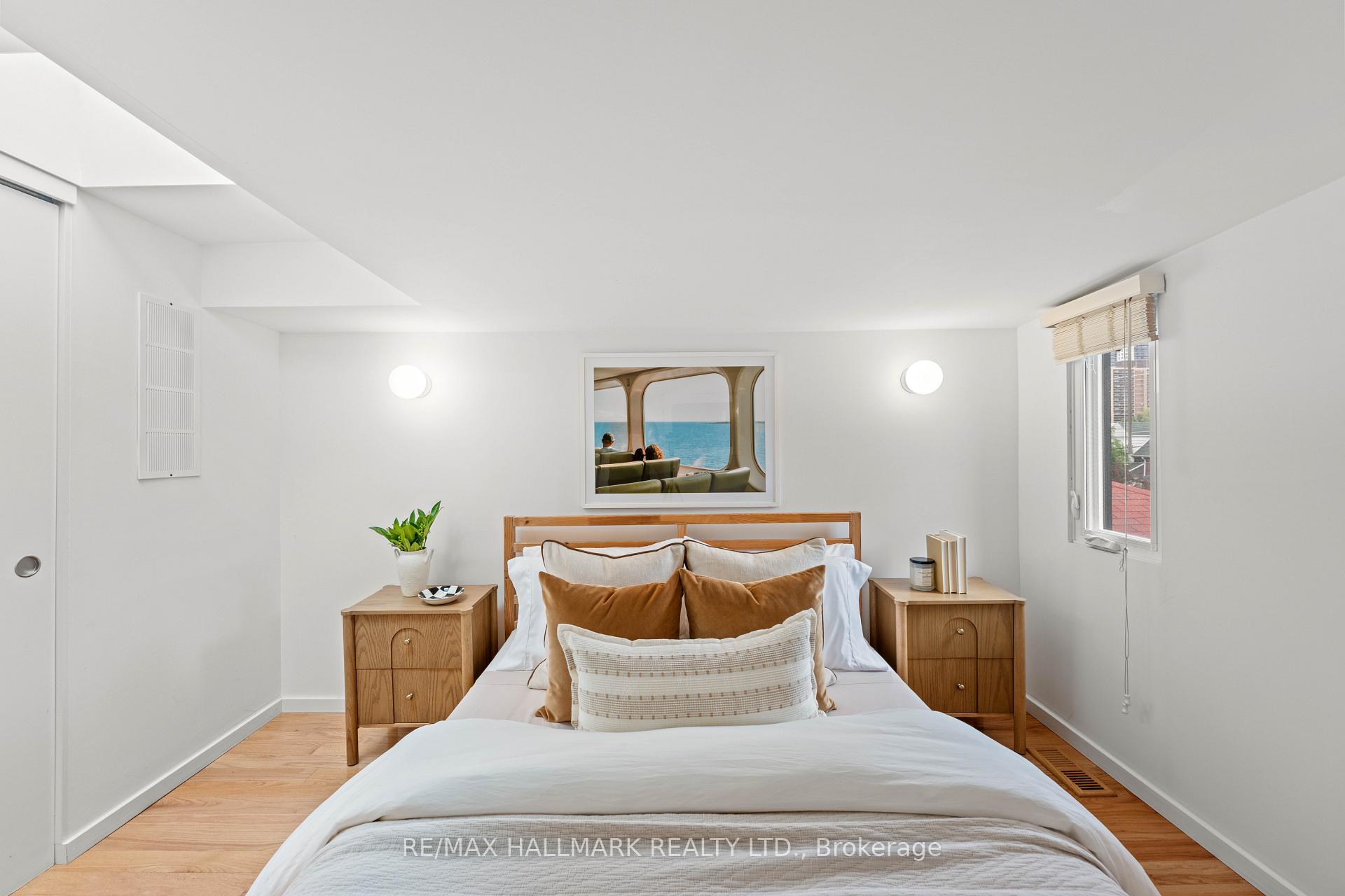 Photo 36 of 92 Chisholm Avenue, Toronto, Woodbine-Lumsden — HOMEH