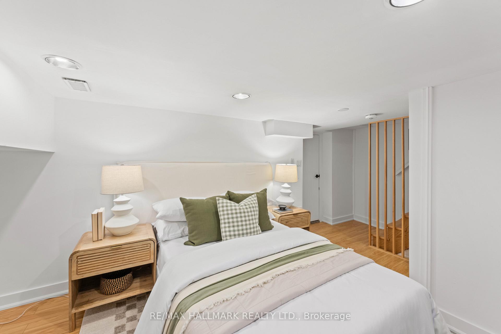 Photo 40 of 92 Chisholm Avenue, Toronto, Woodbine-Lumsden — HOMEH