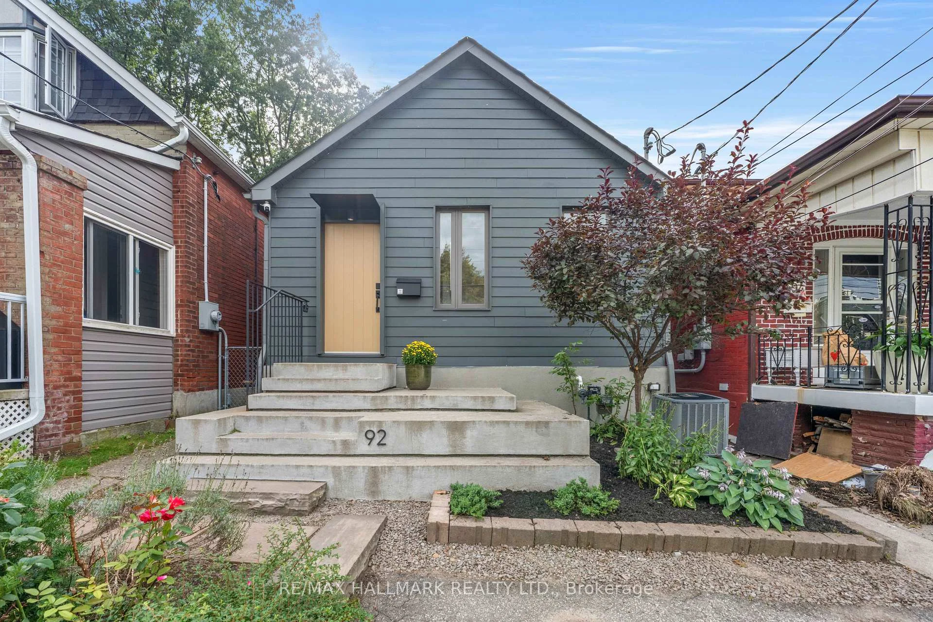 Photo 3 of 92 Chisholm Avenue, Toronto, Woodbine-Lumsden — HOMEH
