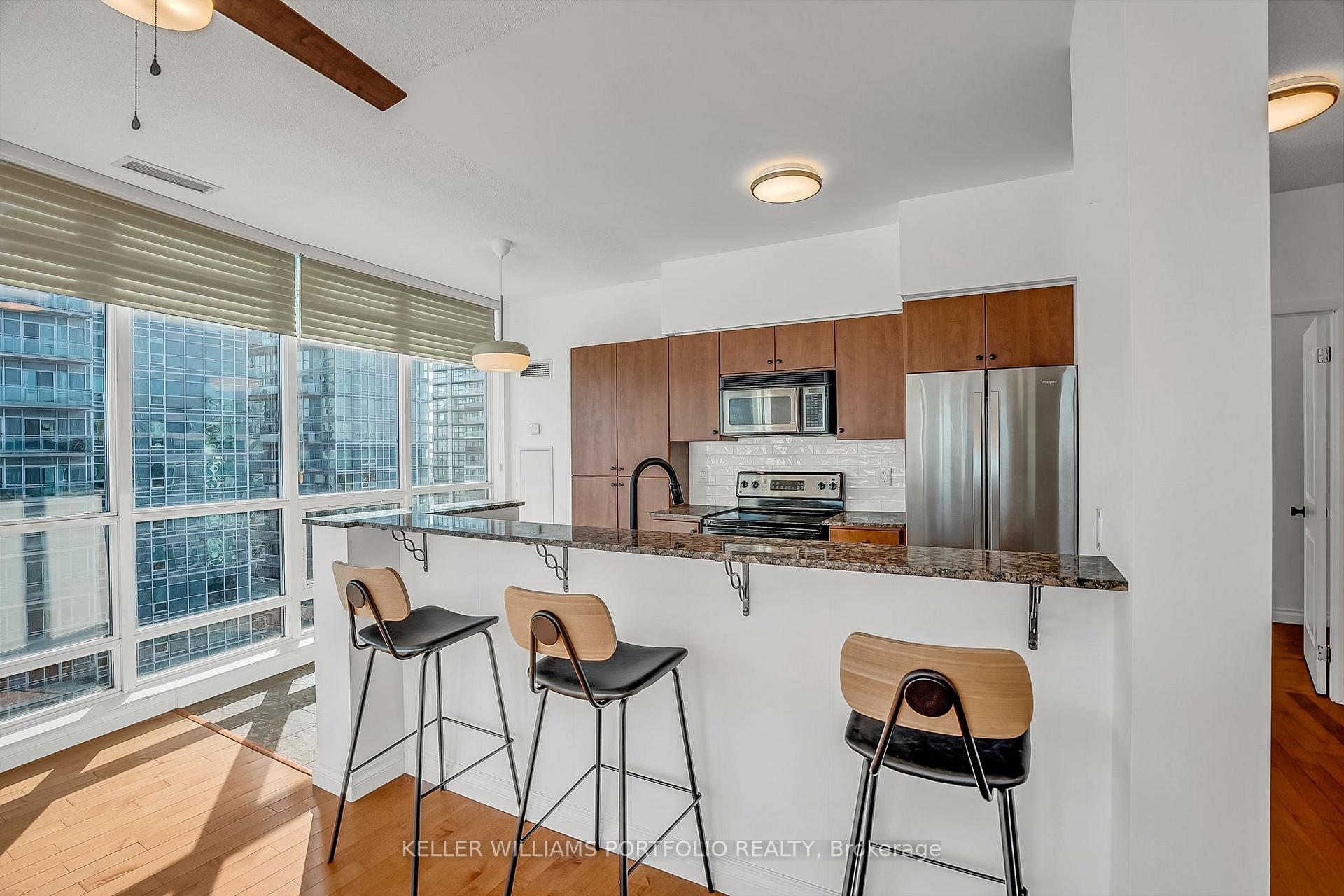 Photo 9 of Unit PH7, 185 Legion Road N, Etobicoke, Mimico — HOMEH