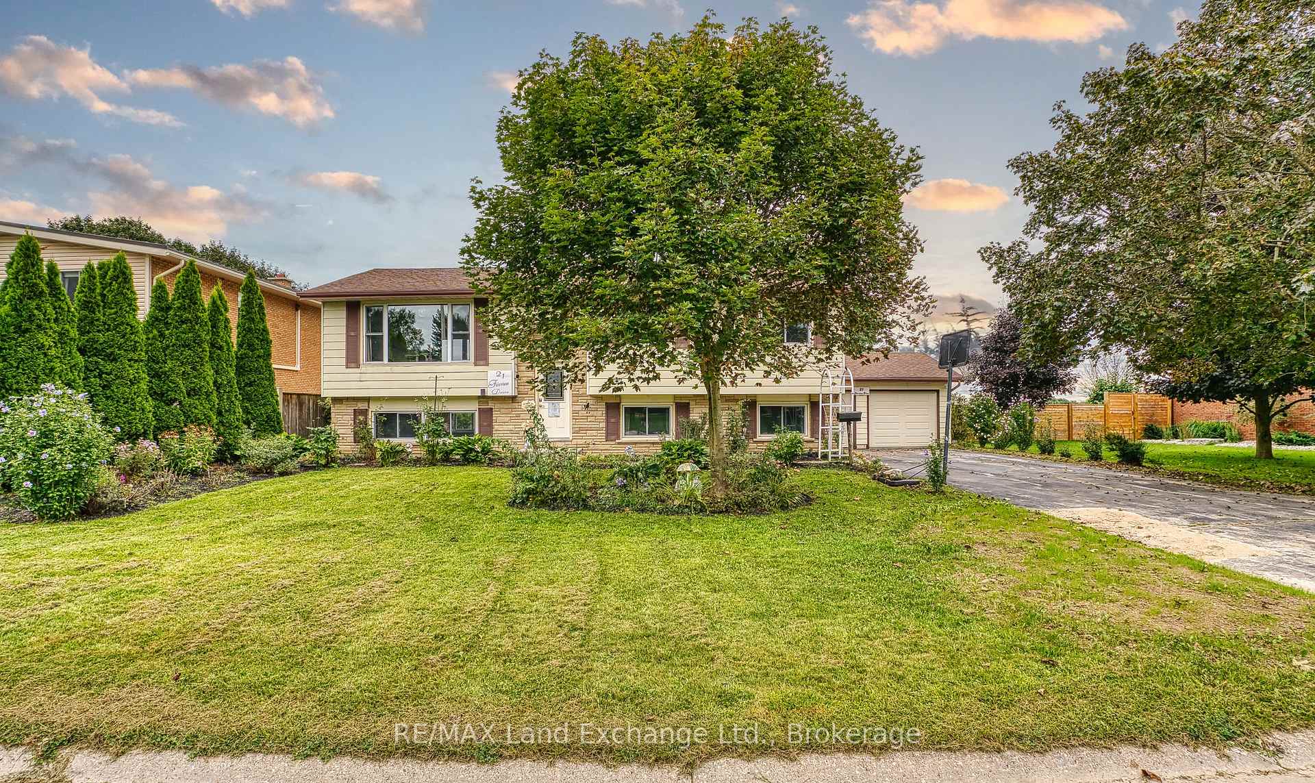 Photo 3 of 21 Fairview Drive, Arran-Elderslie — HOMEH