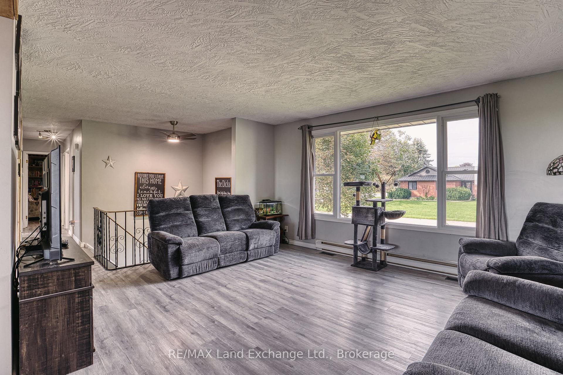 Photo 8 of 21 Fairview Drive, Arran-Elderslie — HOMEH
