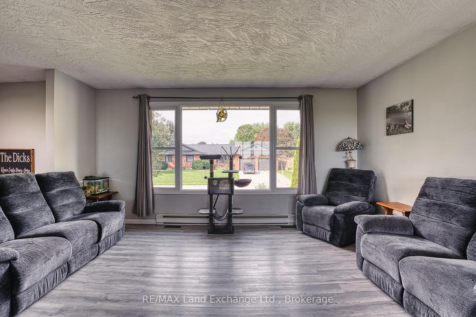 Photo 9 of 21 Fairview Drive, Arran-Elderslie — HOMEH