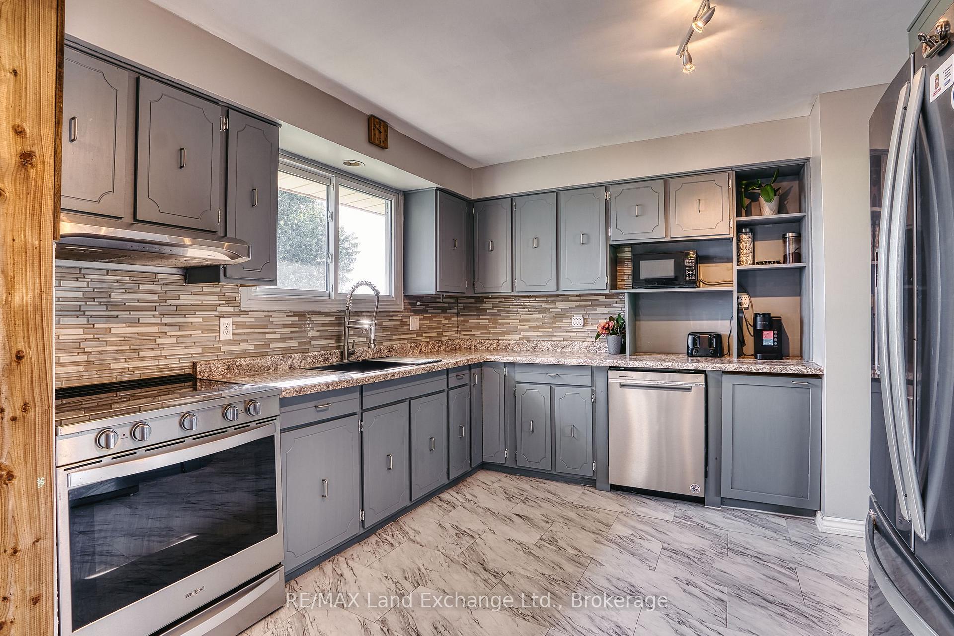 Photo 14 of 21 Fairview Drive, Arran-Elderslie — HOMEH