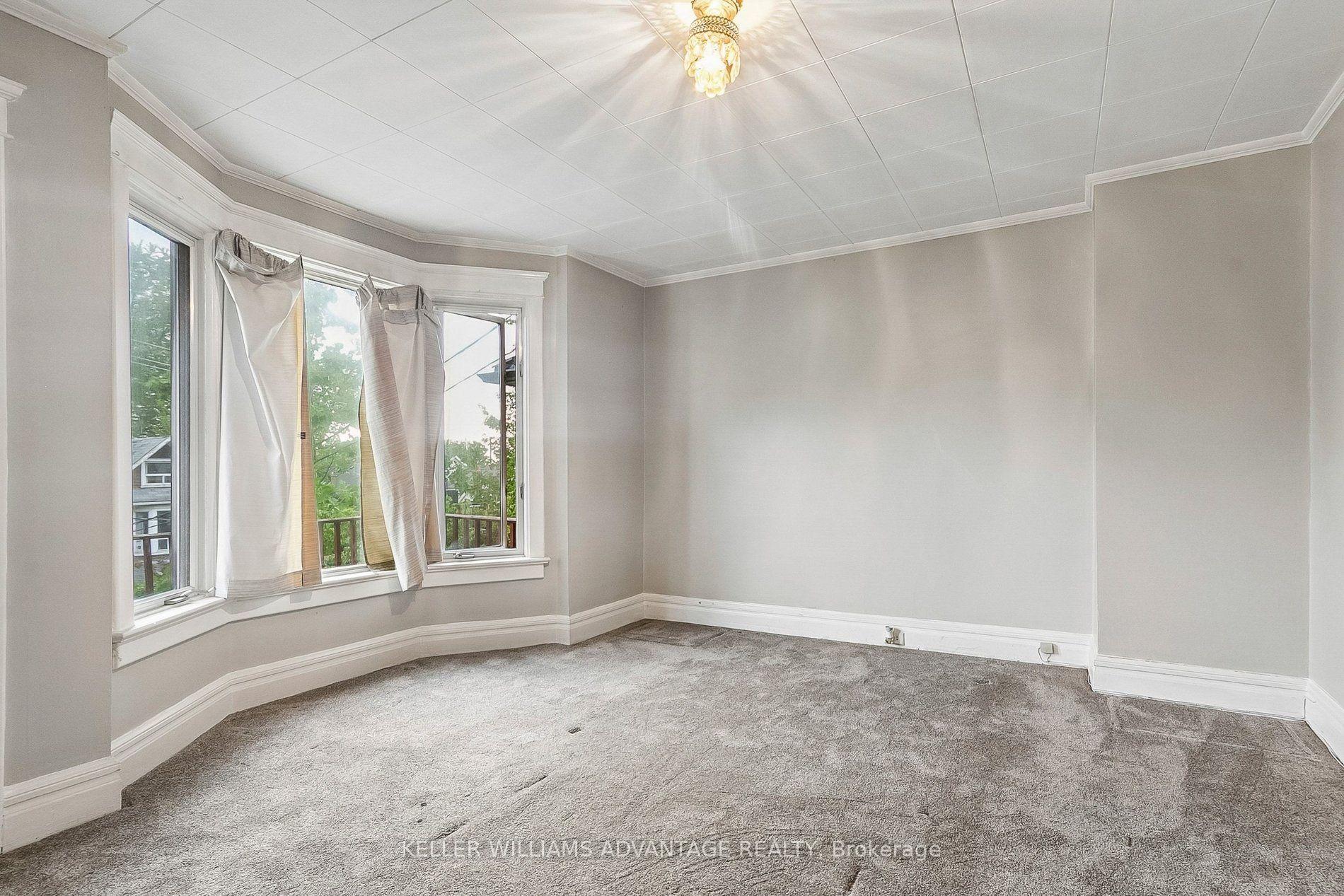 Photo 17 of 32 Dingwall Avenue E, Toronto, Blake-Jones — HOMEH