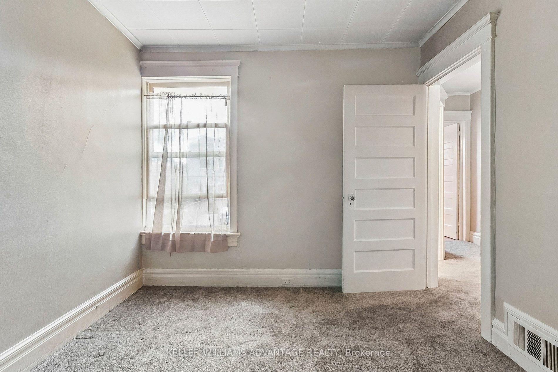 Photo 25 of 32 Dingwall Avenue E, Toronto, Blake-Jones — HOMEH