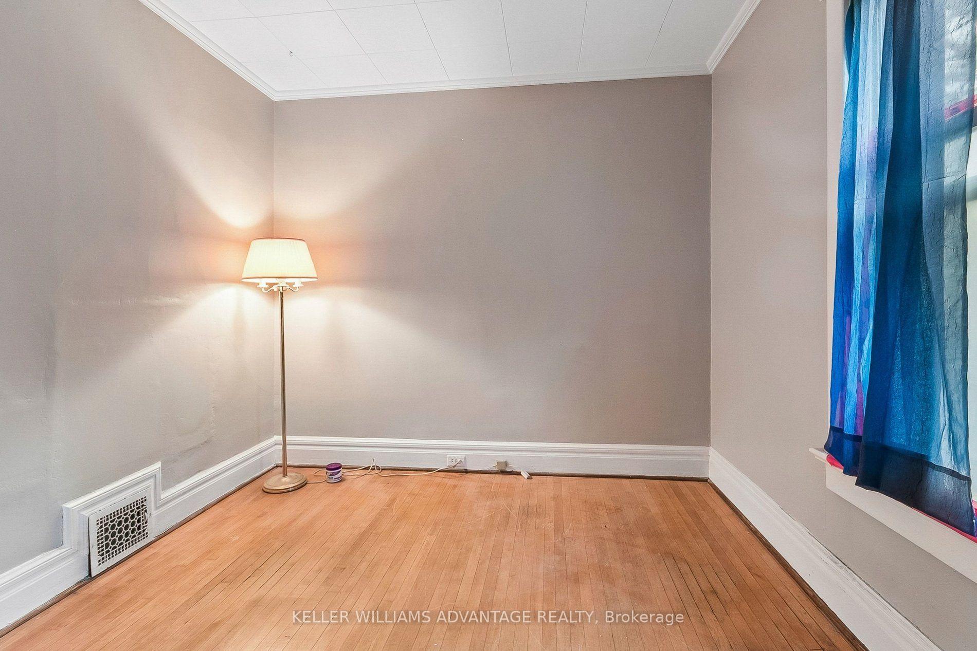Photo 26 of 32 Dingwall Avenue E, Toronto, Blake-Jones — HOMEH