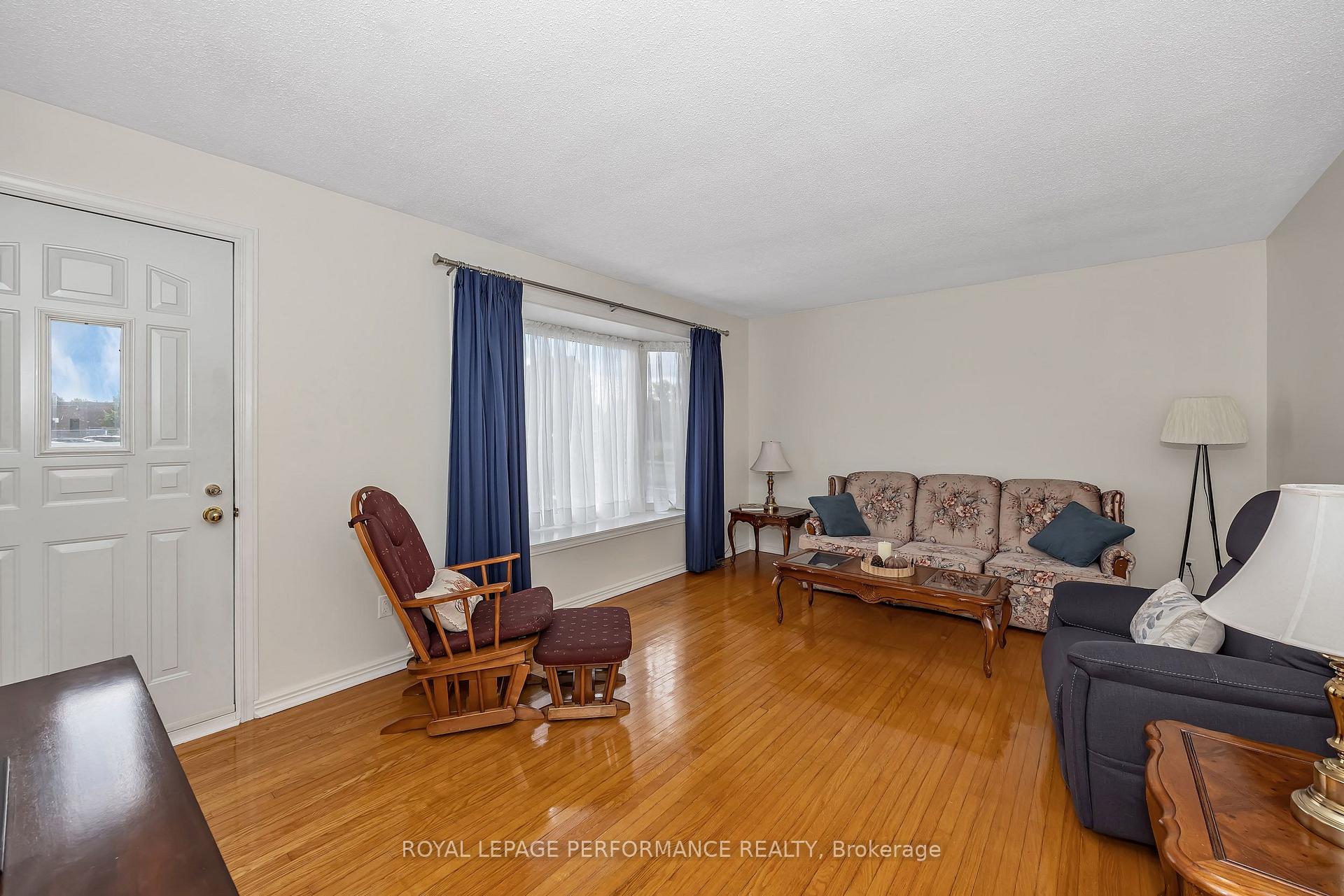 Photo 6 of 1410 Major Road, Ottawa, Bilberry Creek/Queenswood Heights — HOMEH