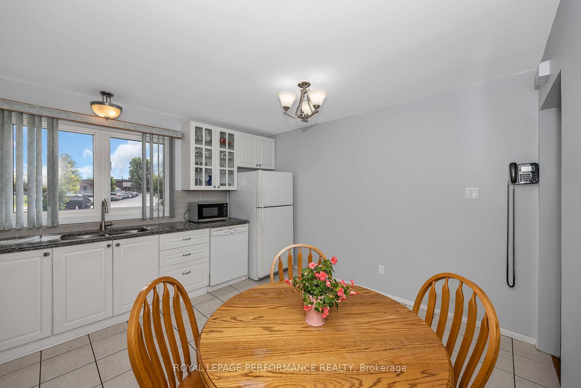 Photo 12 of 1410 Major Road, Ottawa, Bilberry Creek/Queenswood Heights — HOMEH