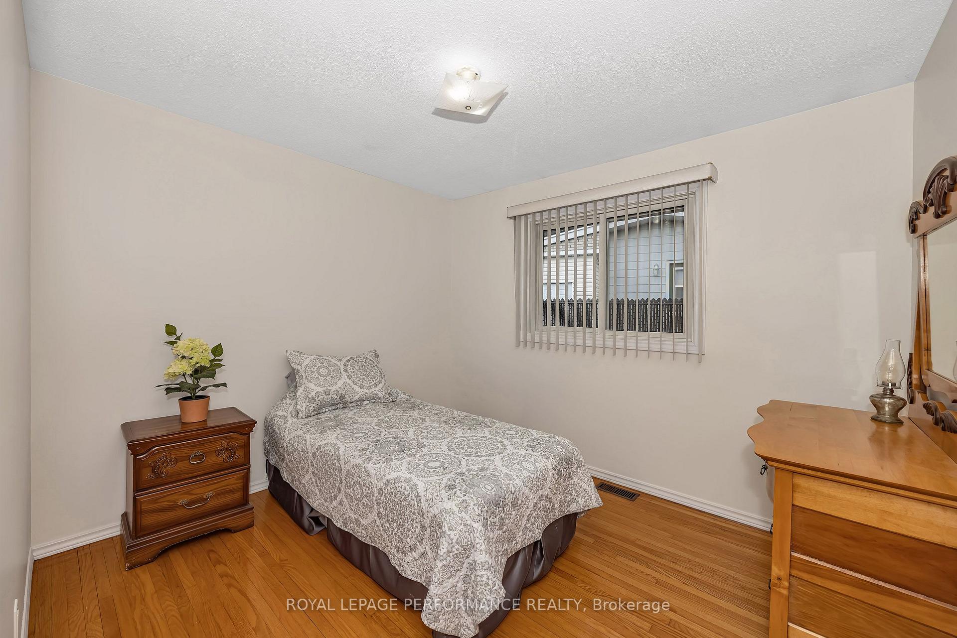 Photo 14 of 1410 Major Road, Ottawa, Bilberry Creek/Queenswood Heights — HOMEH