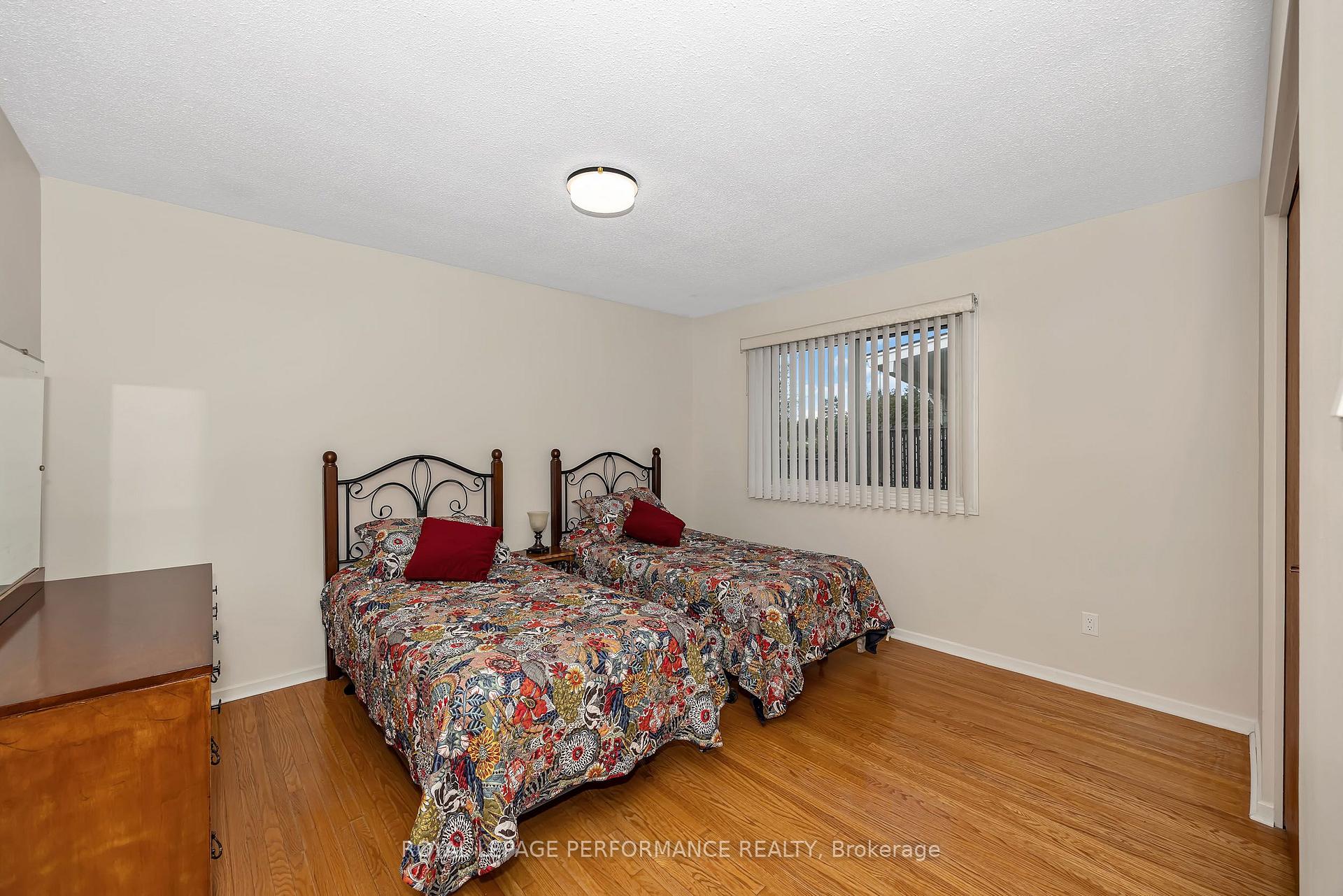 Photo 17 of 1410 Major Road, Ottawa, Bilberry Creek/Queenswood Heights — HOMEH