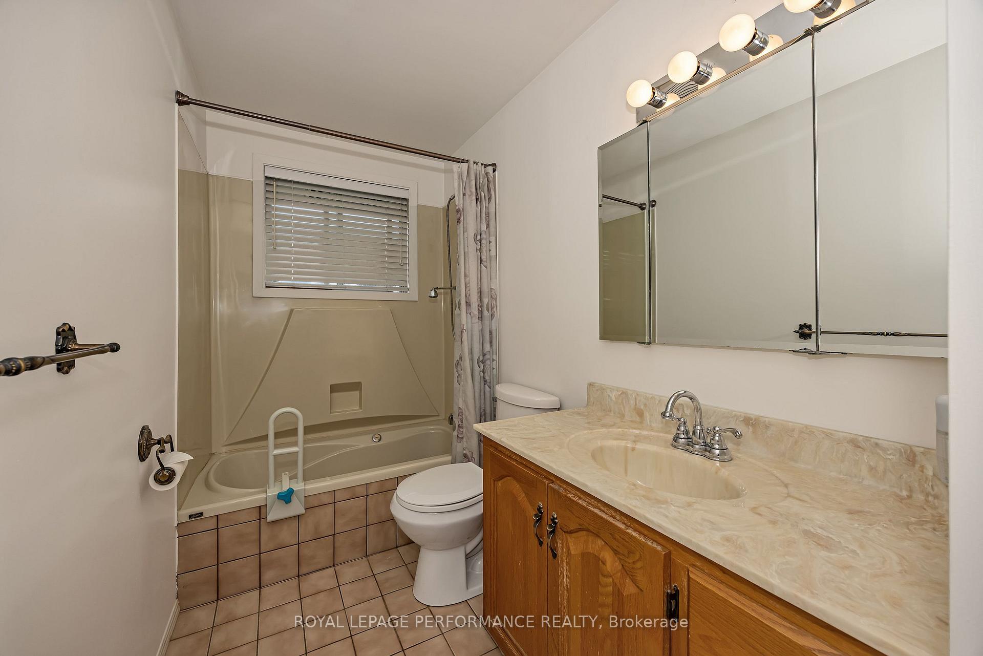 Photo 19 of 1410 Major Road, Ottawa, Bilberry Creek/Queenswood Heights — HOMEH