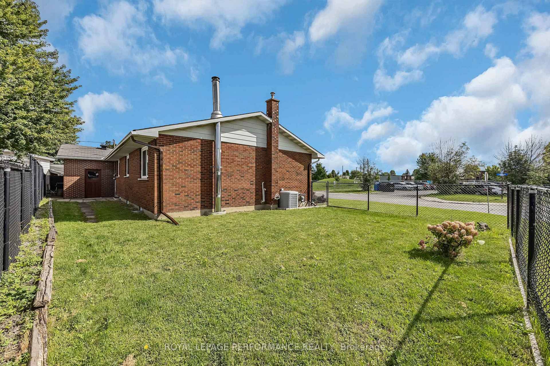 Photo 35 of 1410 Major Road, Ottawa, Bilberry Creek/Queenswood Heights — HOMEH