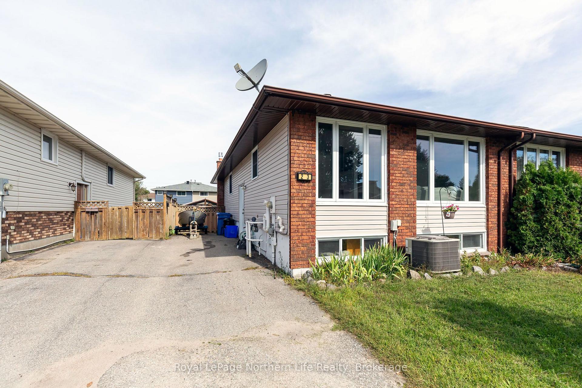 Photo 2 of 23 Harris Drive, North Bay, Ferris — HOMEH