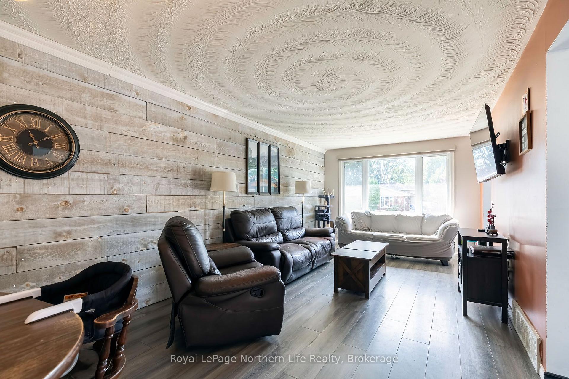 Photo 9 of 23 Harris Drive, North Bay, Ferris — HOMEH