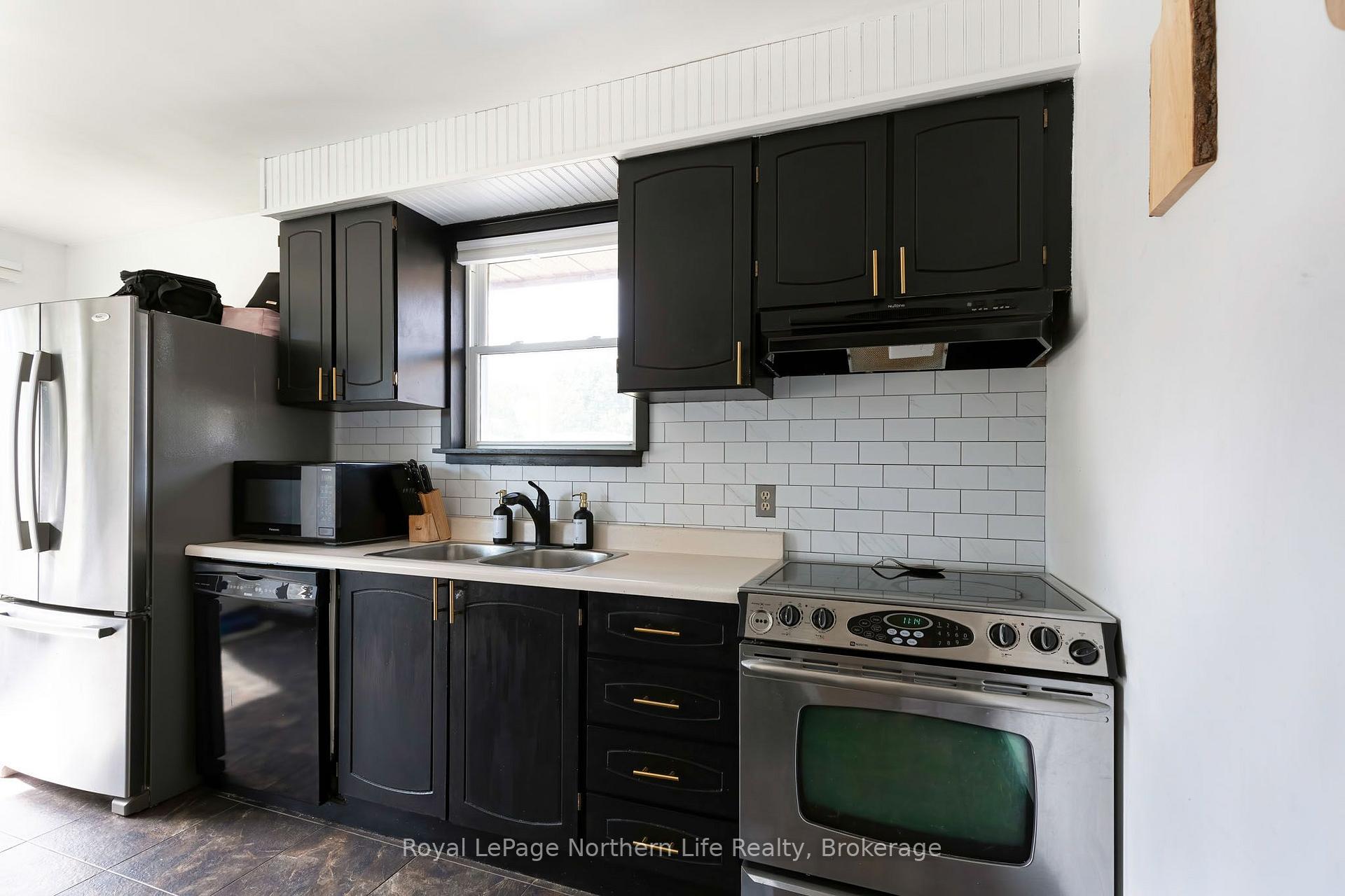 Photo 13 of 23 Harris Drive, North Bay, Ferris — HOMEH