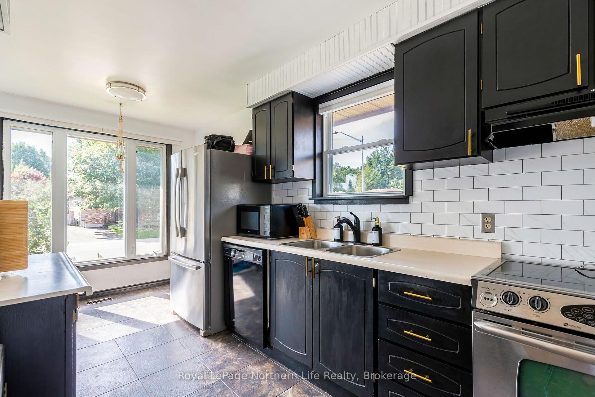 Photo 14 of 23 Harris Drive, North Bay, Ferris — HOMEH