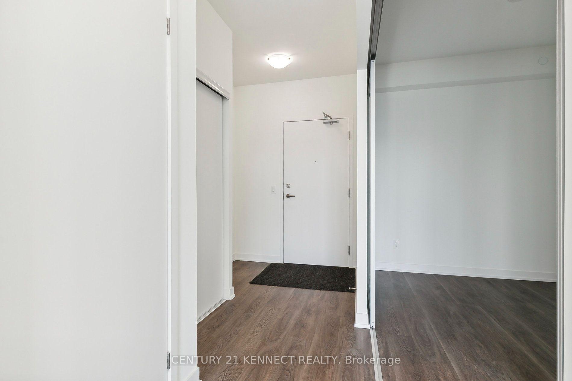 Photo 2 of Unit 931, 2 David Eyer Road, Richmond Hill, Rural Richmond Hill — HOMEH