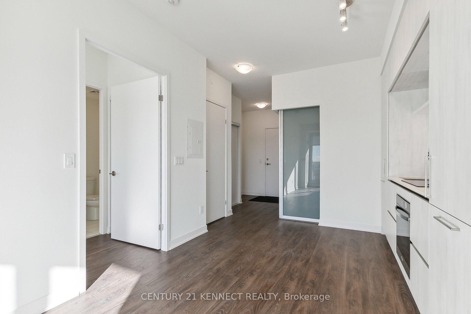 Photo 7 of Unit 931, 2 David Eyer Road, Richmond Hill, Rural Richmond Hill — HOMEH