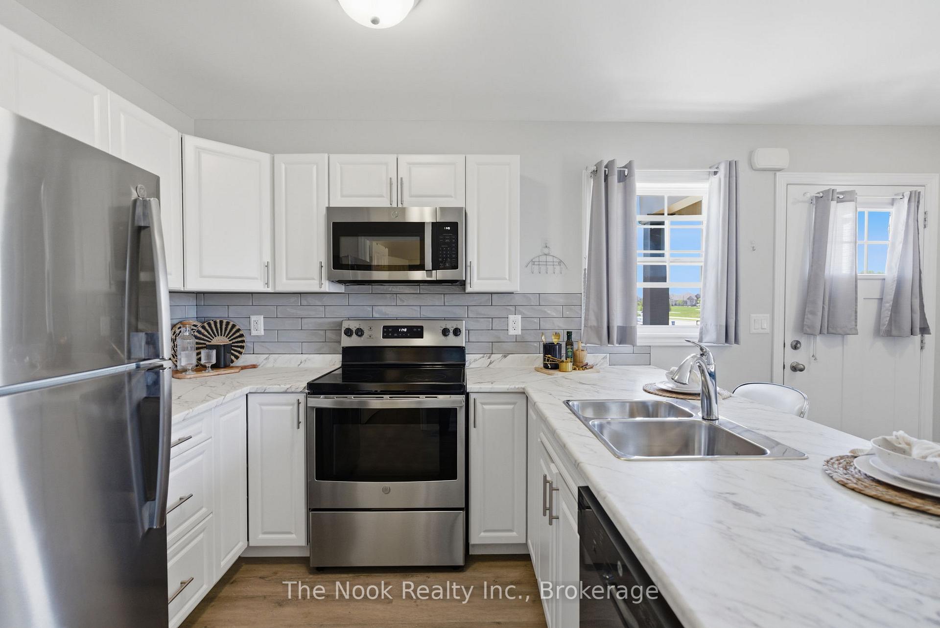 Photo 4 of Unit 506, 470 Lonsberry Drive, Cobourg — HOMEH