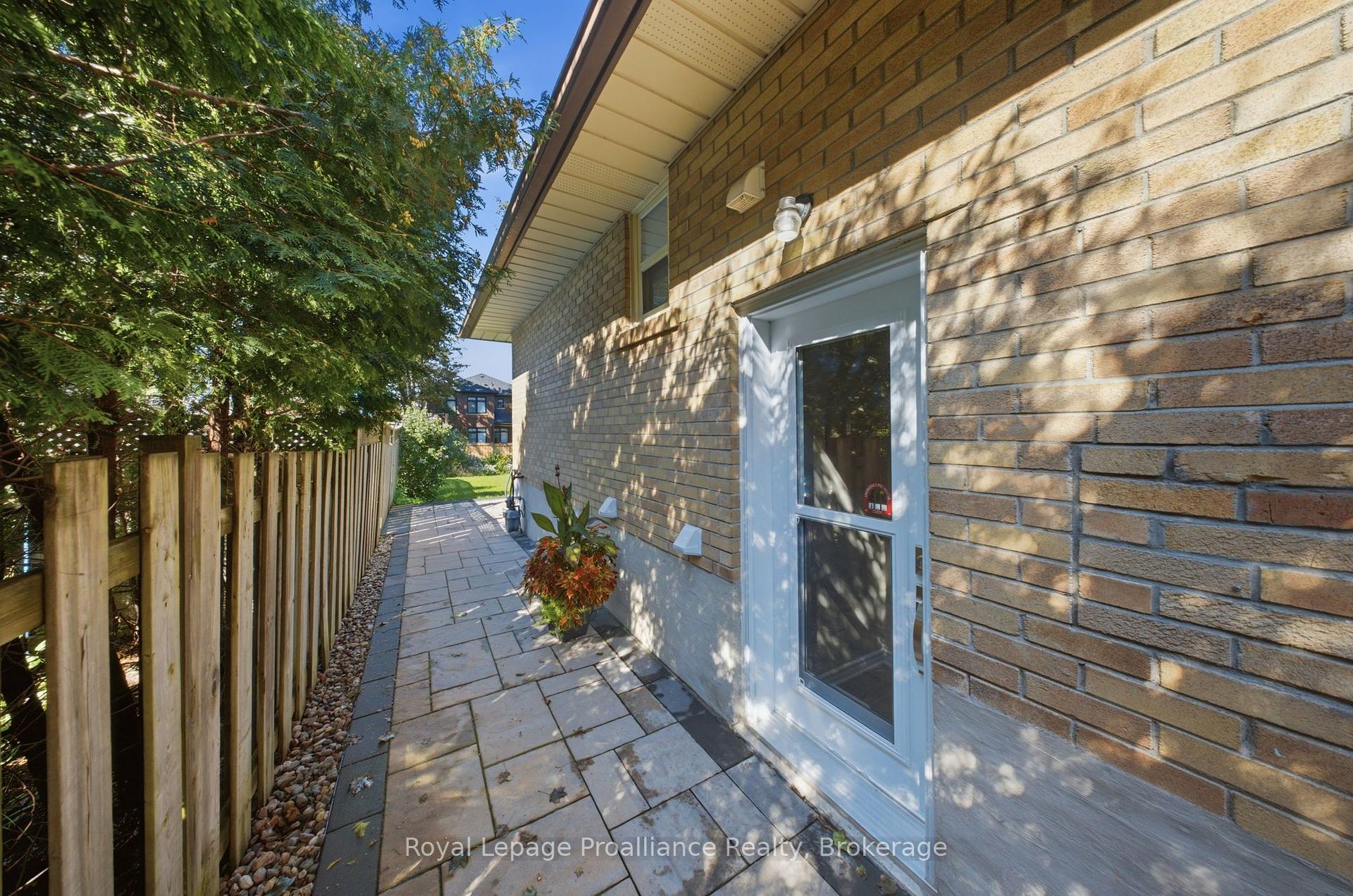 Photo 45 of 400 Harris Street, Whitby, Downtown Whitby — HOMEH