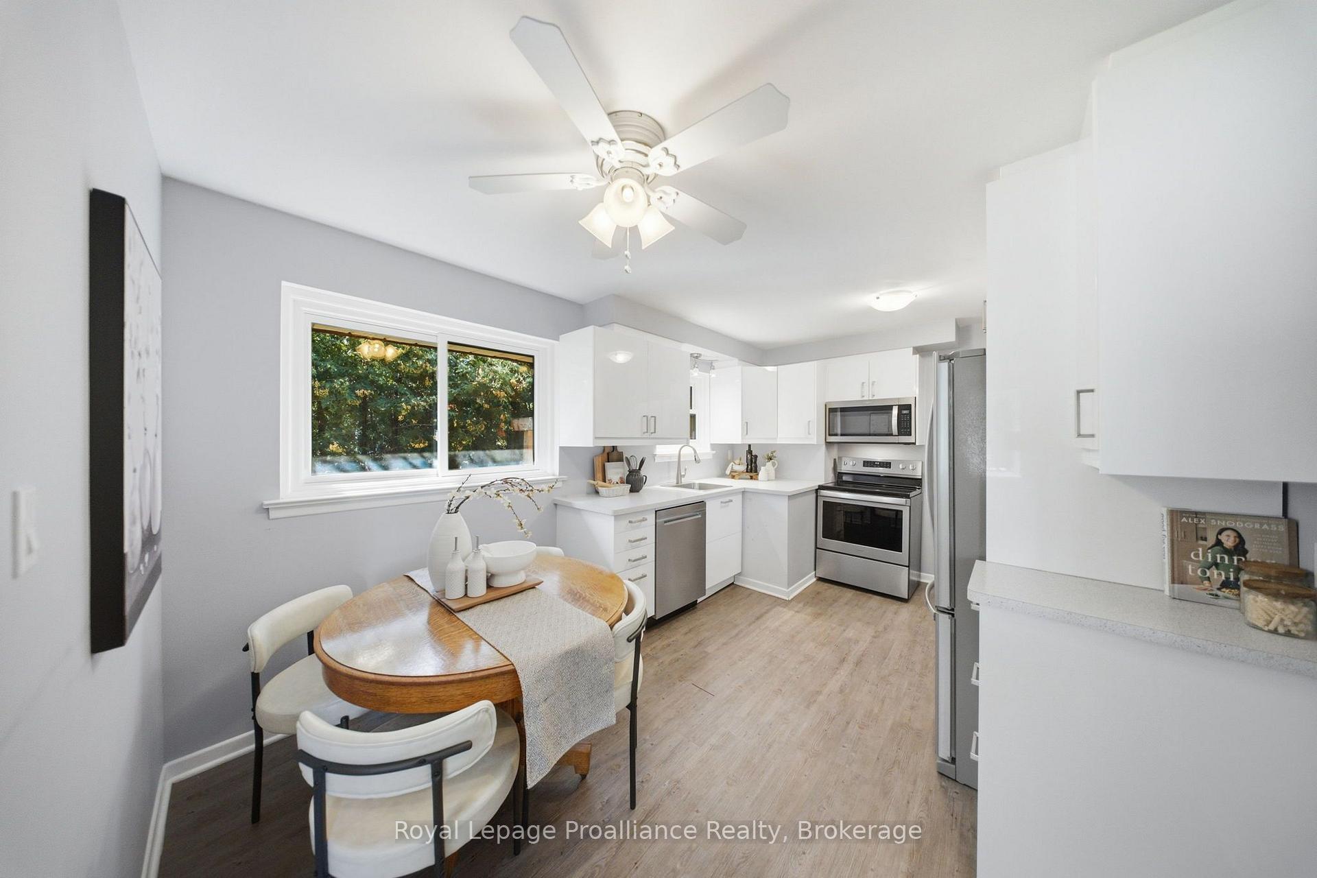 Photo 14 of 400 Harris Street, Whitby, Downtown Whitby — HOMEH