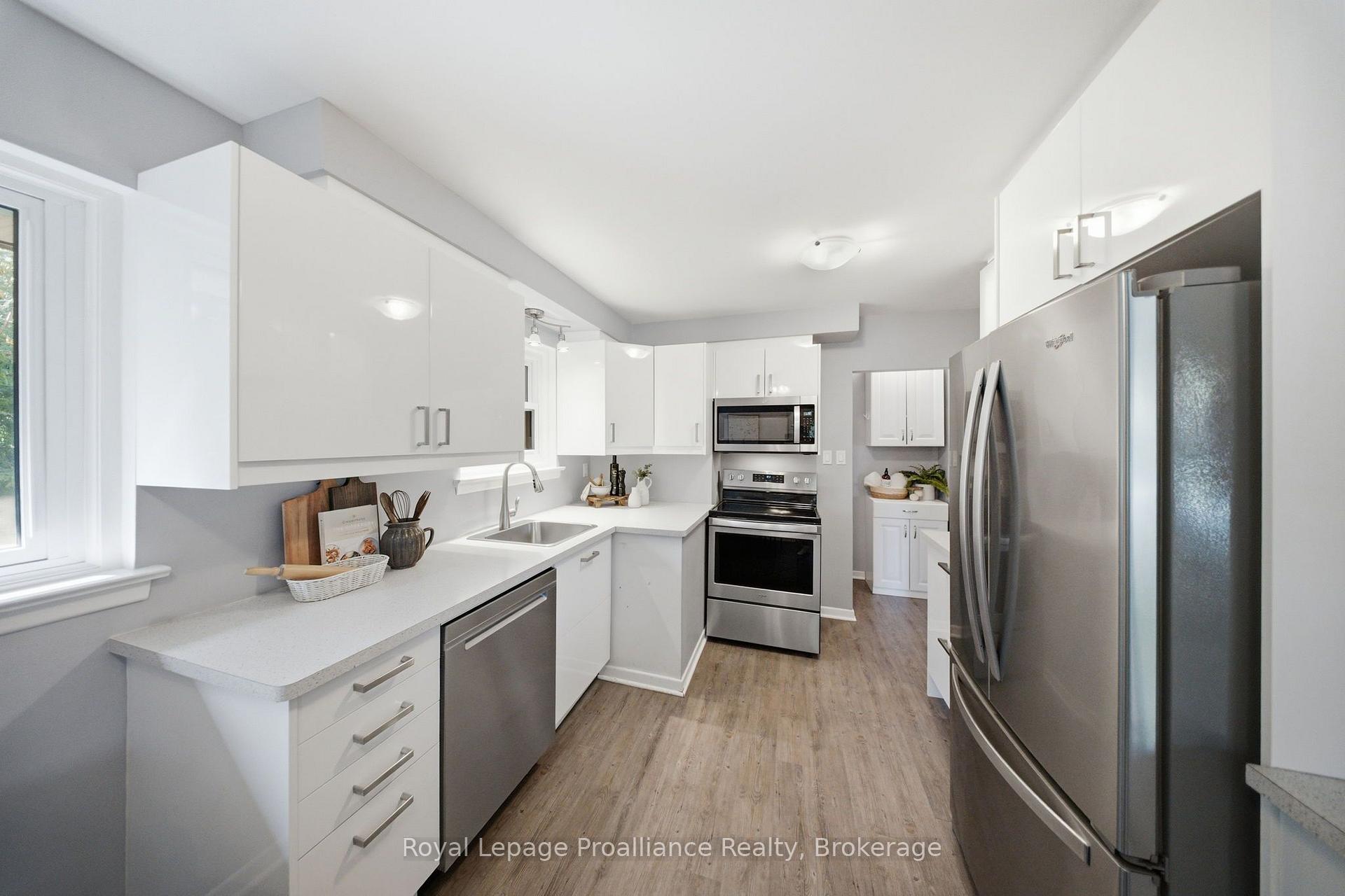 Photo 15 of 400 Harris Street, Whitby, Downtown Whitby — HOMEH