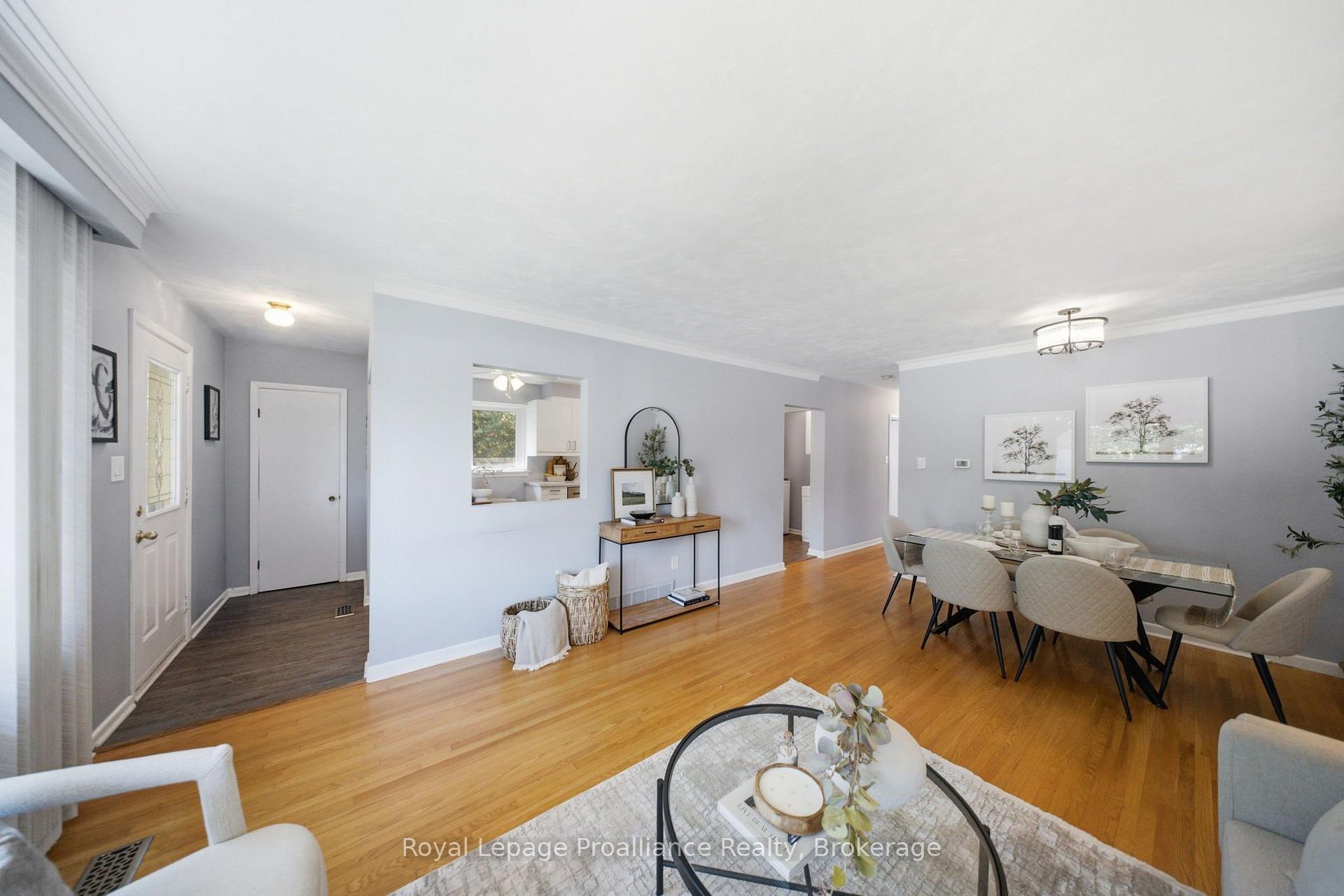 Photo 7 of 400 Harris Street, Whitby, Downtown Whitby — HOMEH