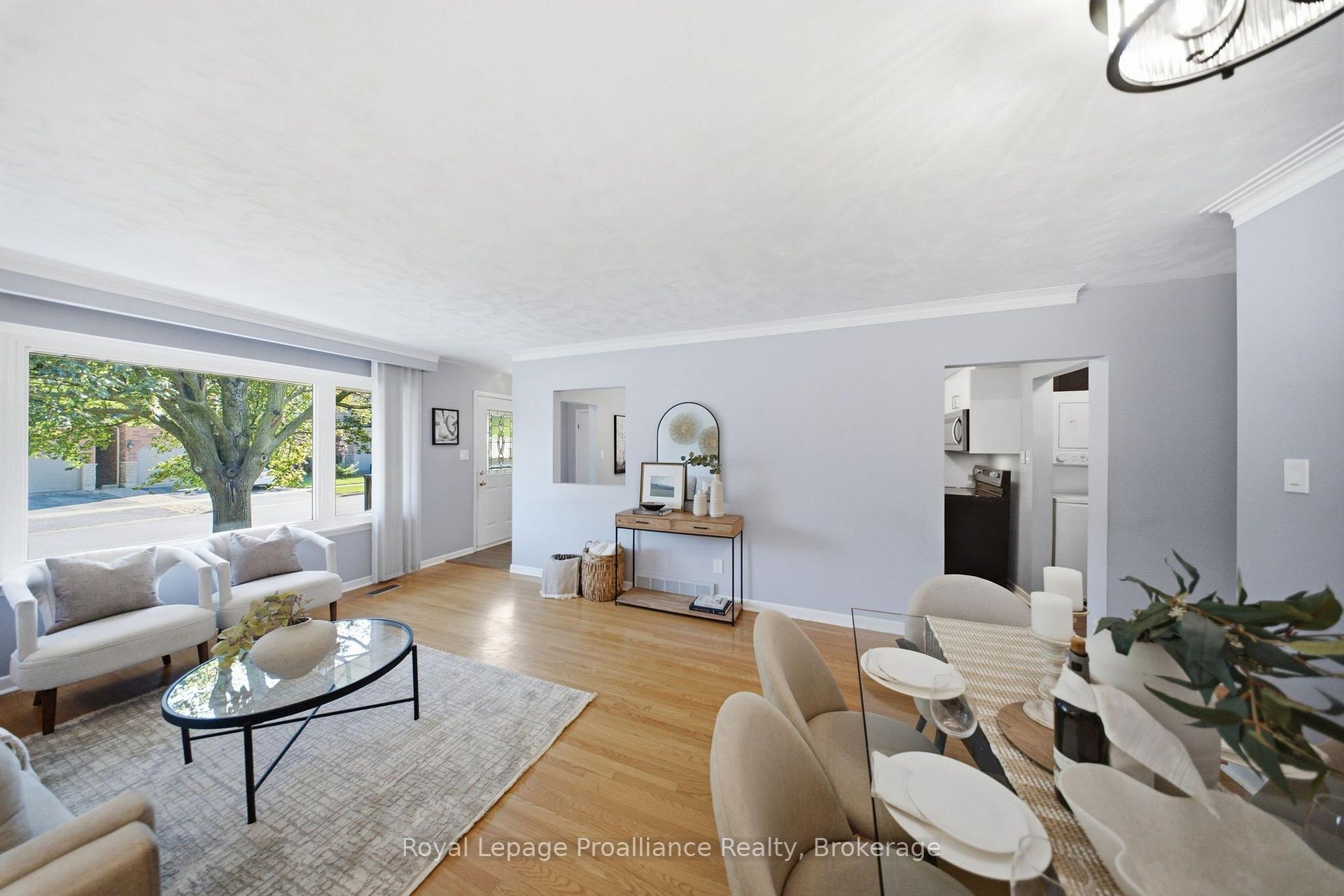 Photo 5 of 400 Harris Street, Whitby, Downtown Whitby — HOMEH