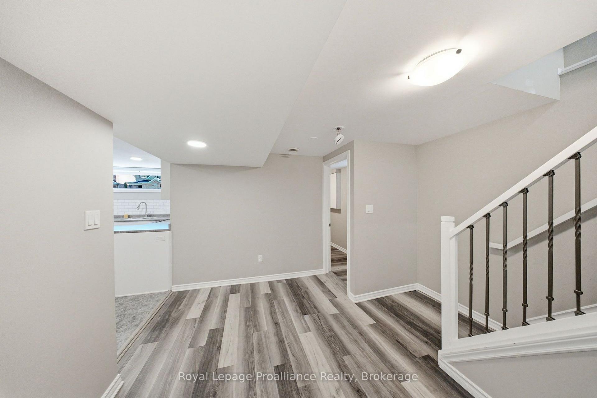 Photo 33 of 400 Harris Street, Whitby, Downtown Whitby — HOMEH