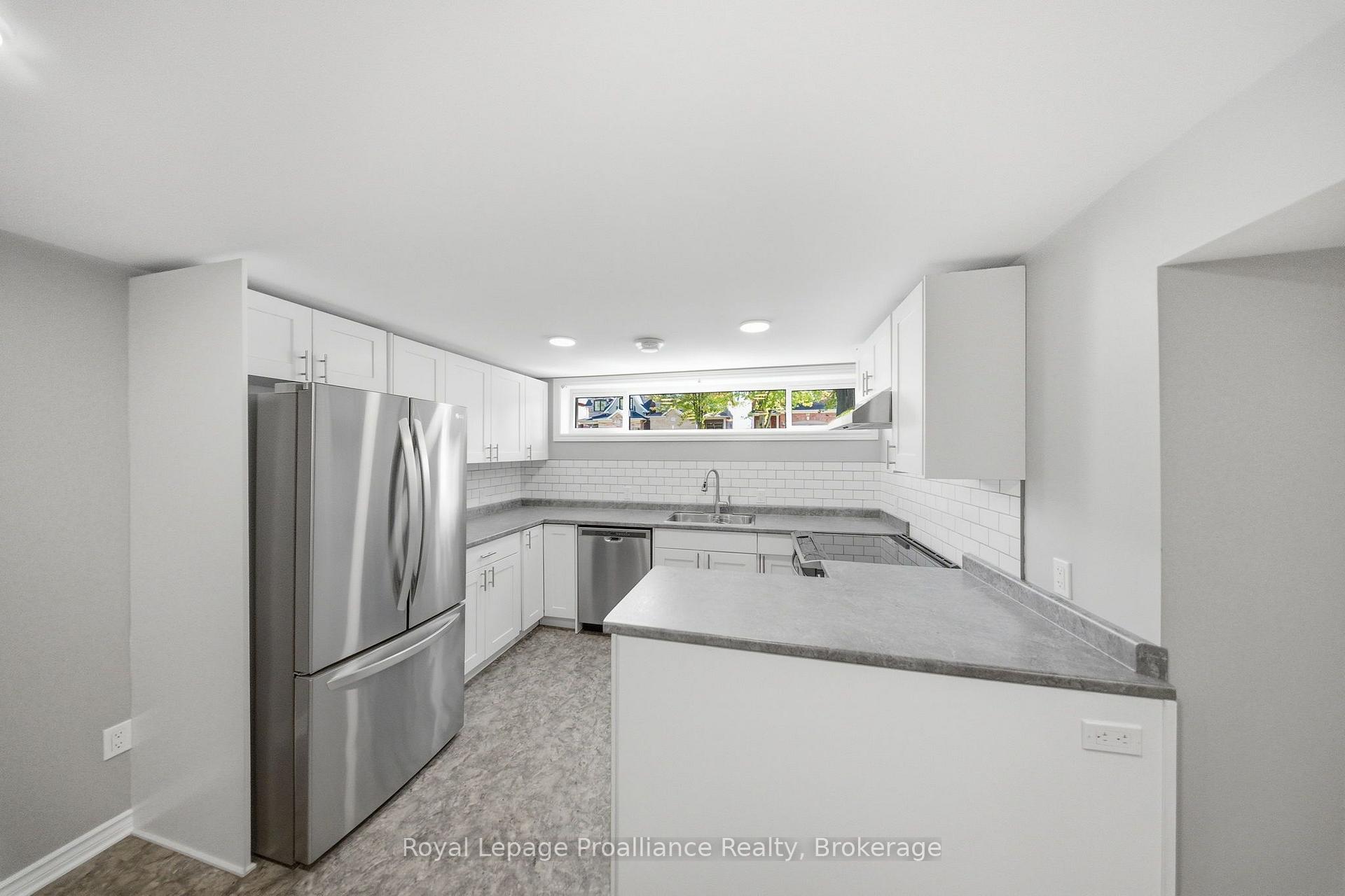 Photo 39 of 400 Harris Street, Whitby, Downtown Whitby — HOMEH