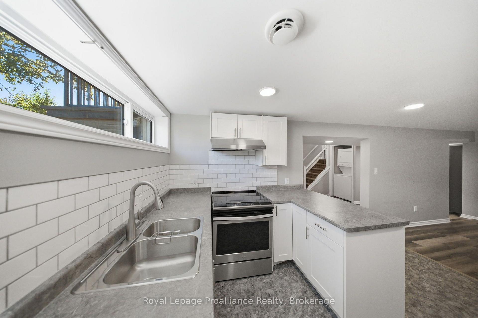 Photo 42 of 400 Harris Street, Whitby, Downtown Whitby — HOMEH