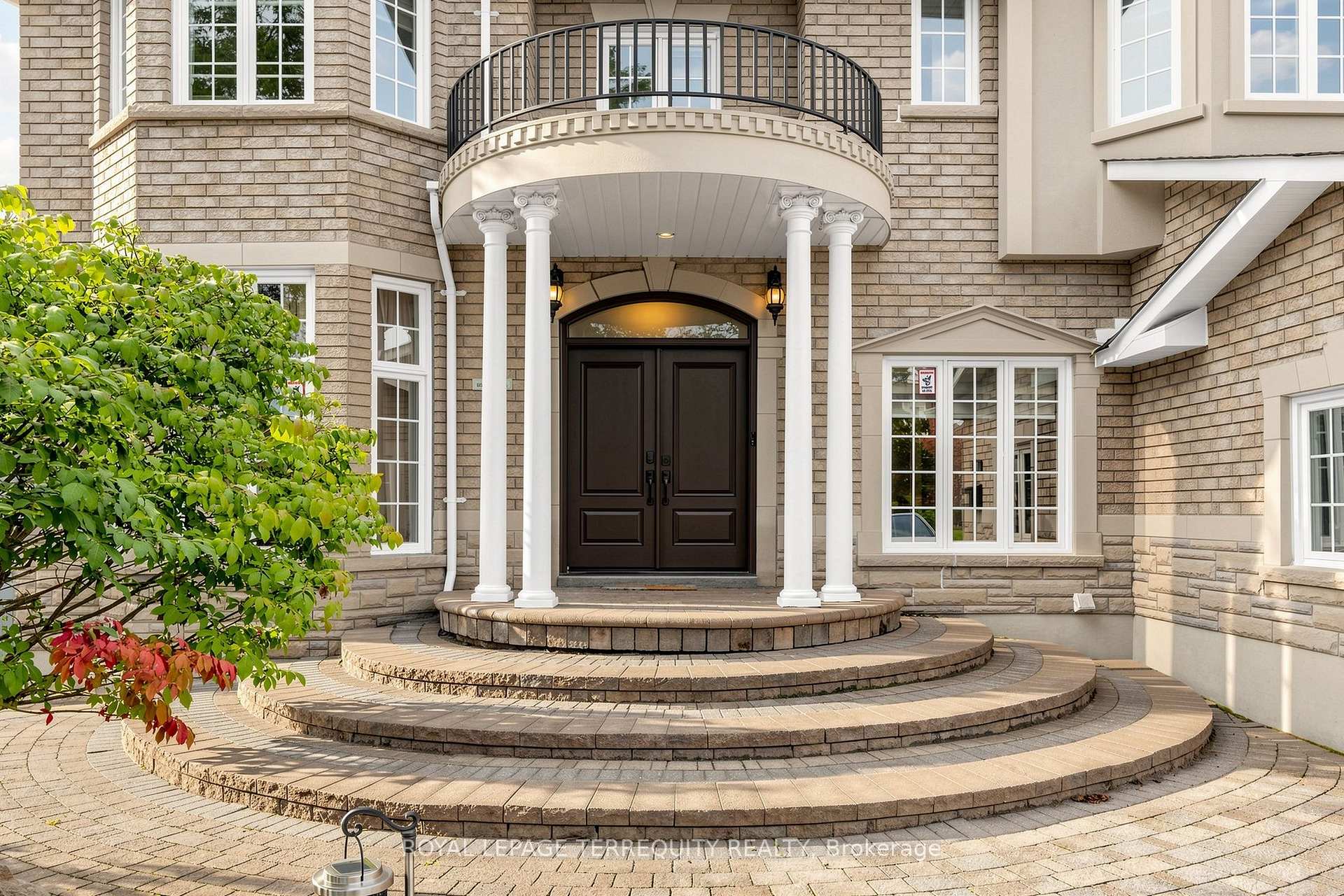 Photo 3 of 10 Roberson Drive, Ajax, Central West — HOMEH