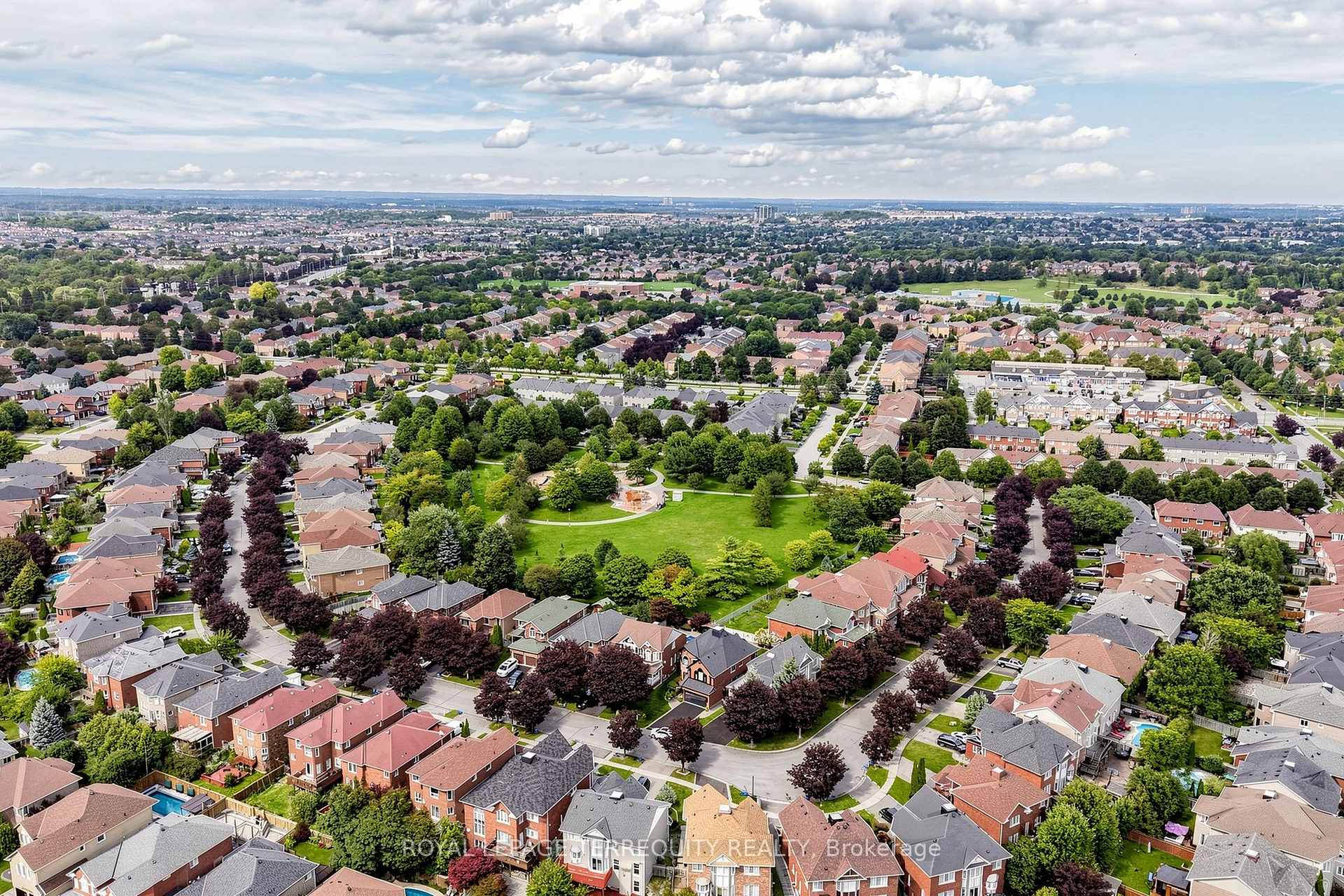Photo 51 of 10 Roberson Drive, Ajax, Central West — HOMEH