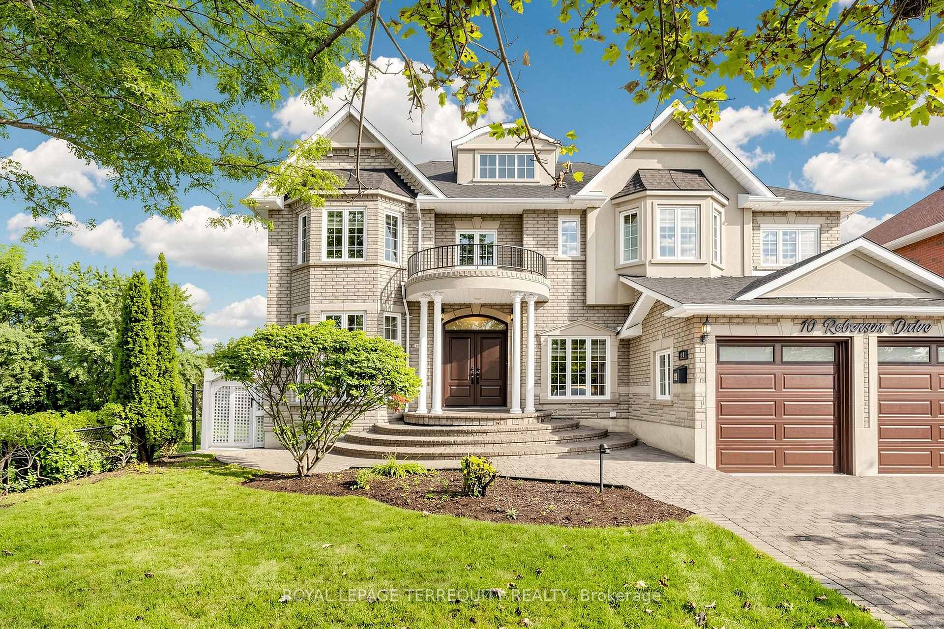 Photo 2 of 10 Roberson Drive, Ajax, Central West — HOMEH