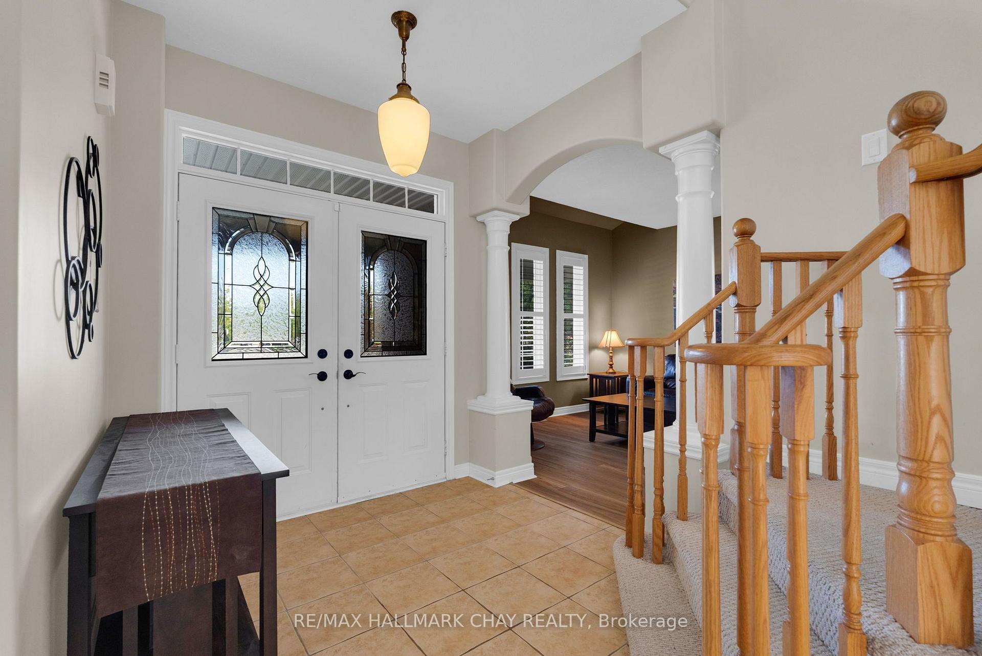 Photo 4 of 46 Birkhall Place, Barrie, Innis-Shore — HOMEH