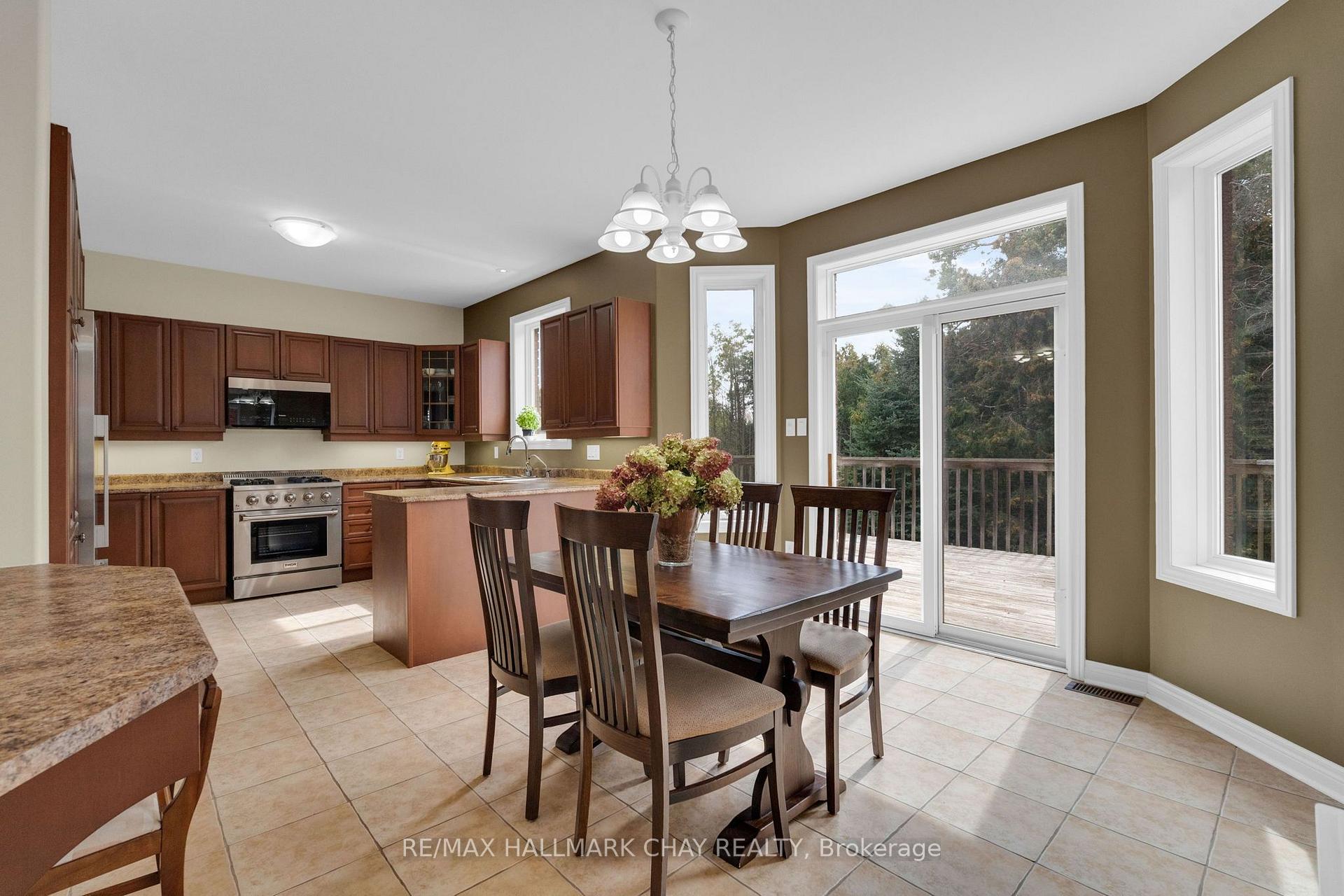 Photo 12 of 46 Birkhall Place, Barrie, Innis-Shore — HOMEH