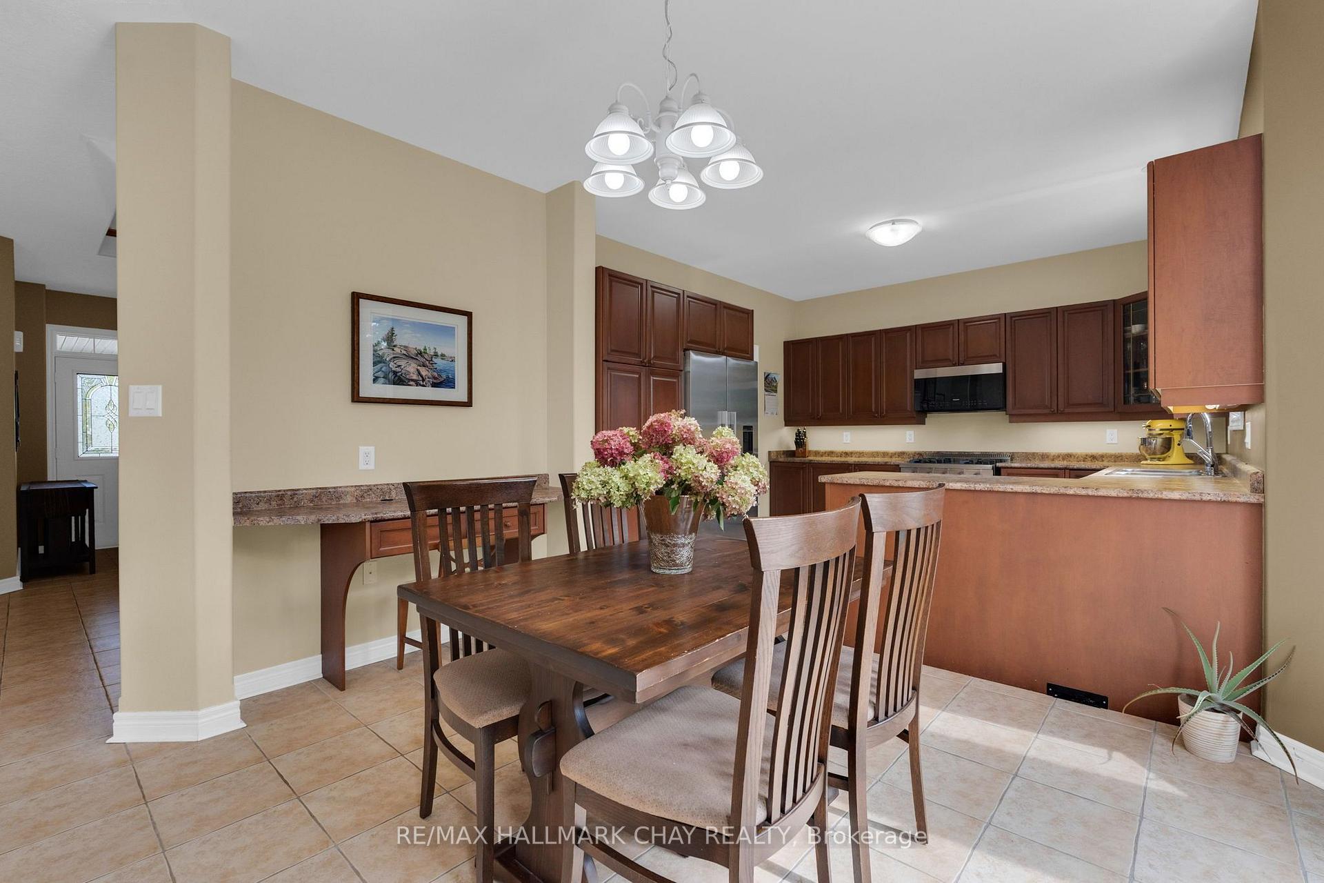 Photo 14 of 46 Birkhall Place, Barrie, Innis-Shore — HOMEH