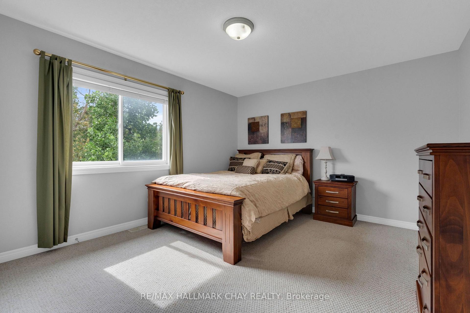 Photo 35 of 46 Birkhall Place, Barrie, Innis-Shore — HOMEH