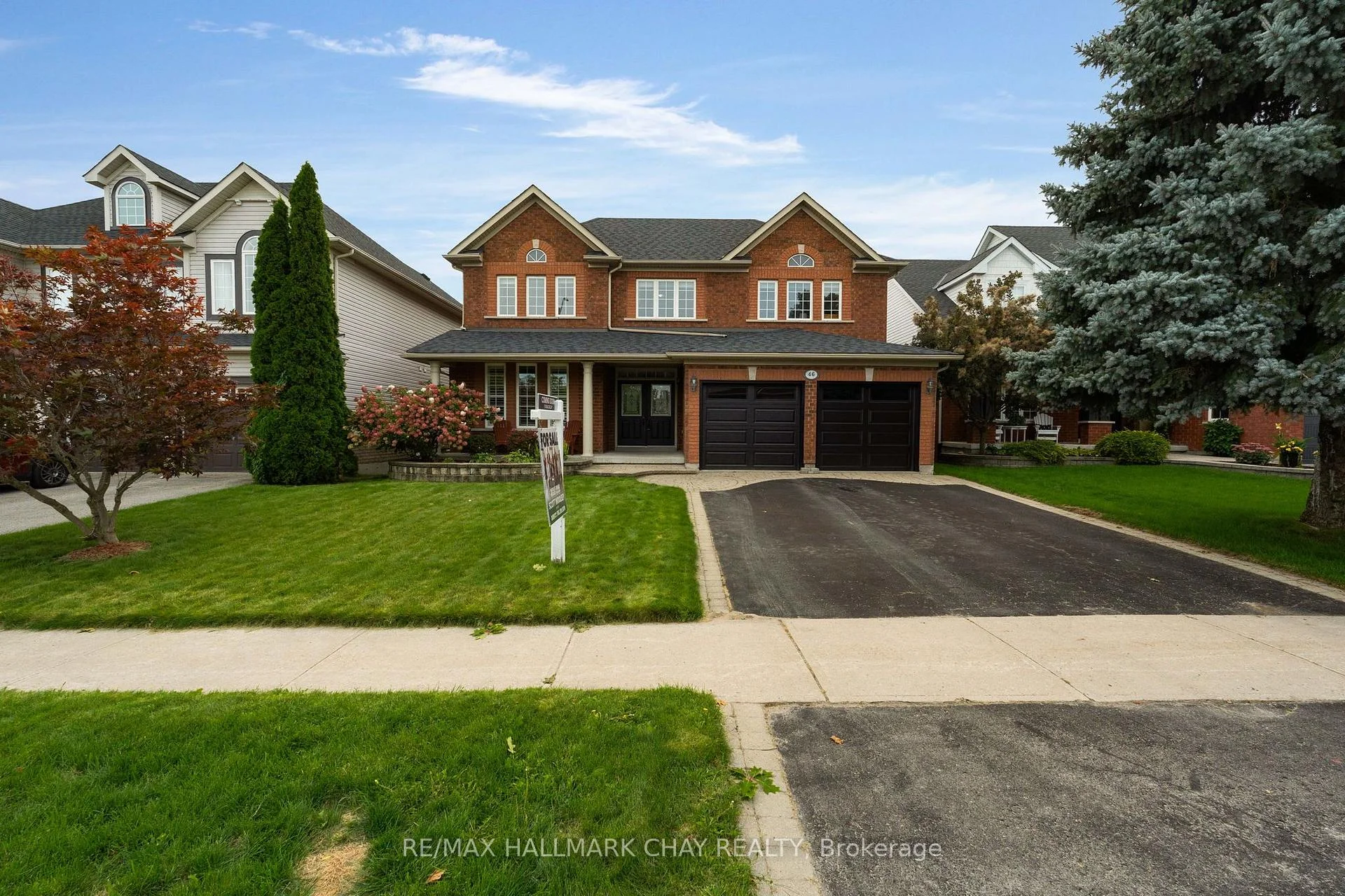 Photo 2 of 46 Birkhall Place, Barrie, Innis-Shore — HOMEH
