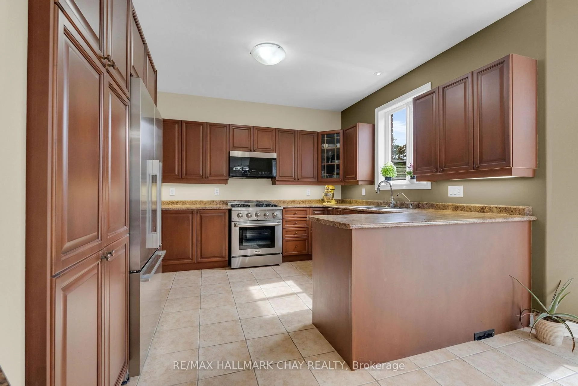 Photo 10 of 46 Birkhall Place, Barrie, Innis-Shore — HOMEH