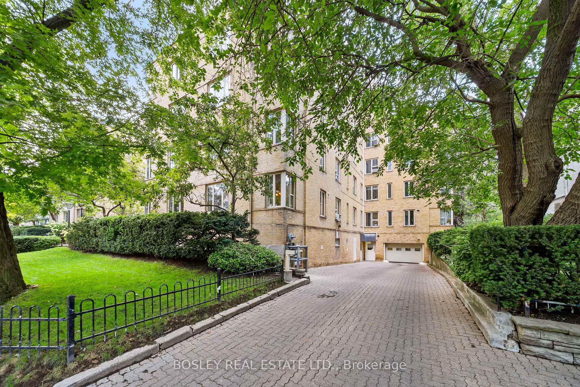 Photo 2 of Unit 210, 150 Farnham Avenue, Toronto, Yonge-St. Clair — HOMEH