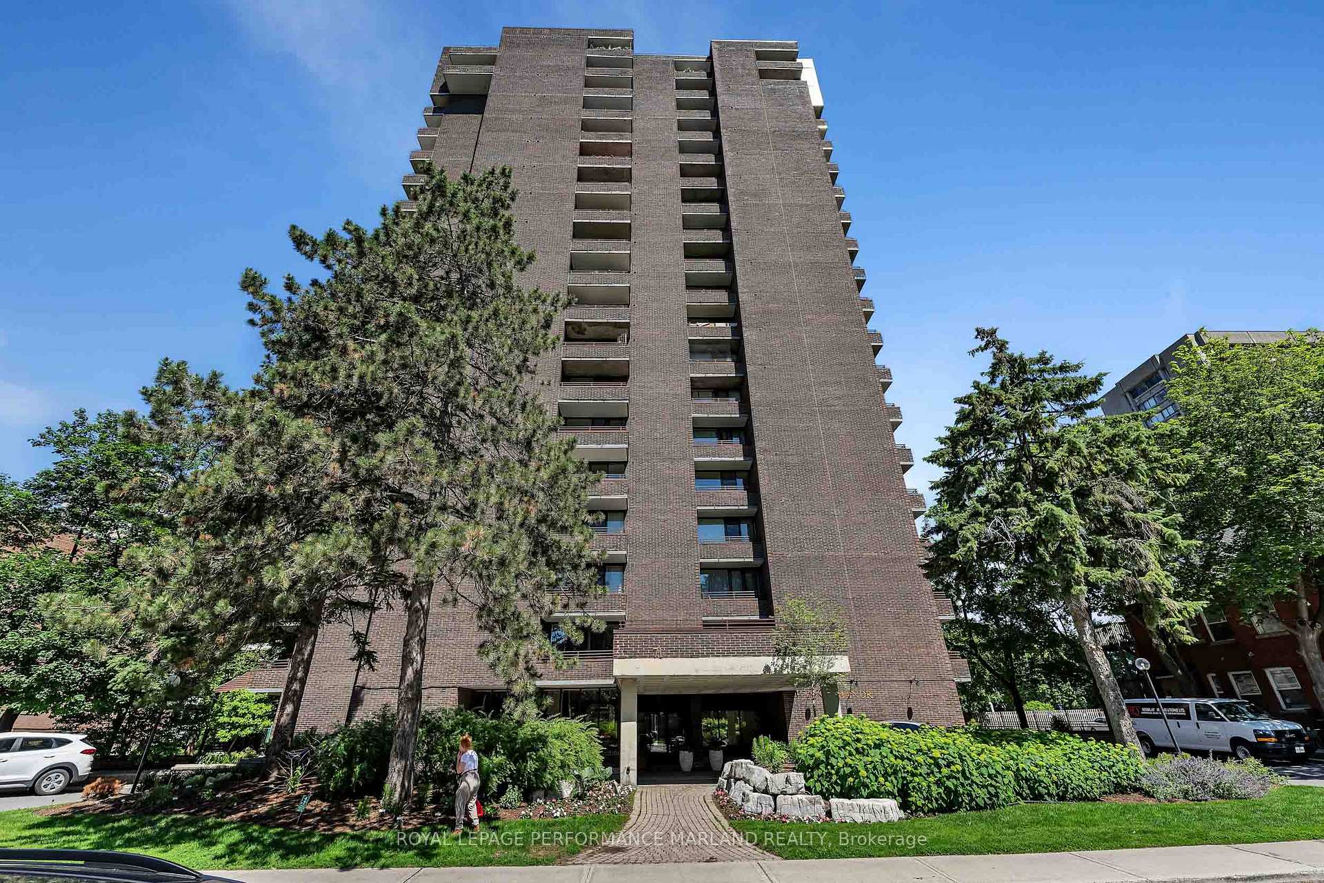 Photo of Unit 1903, 71 Somerset Street W